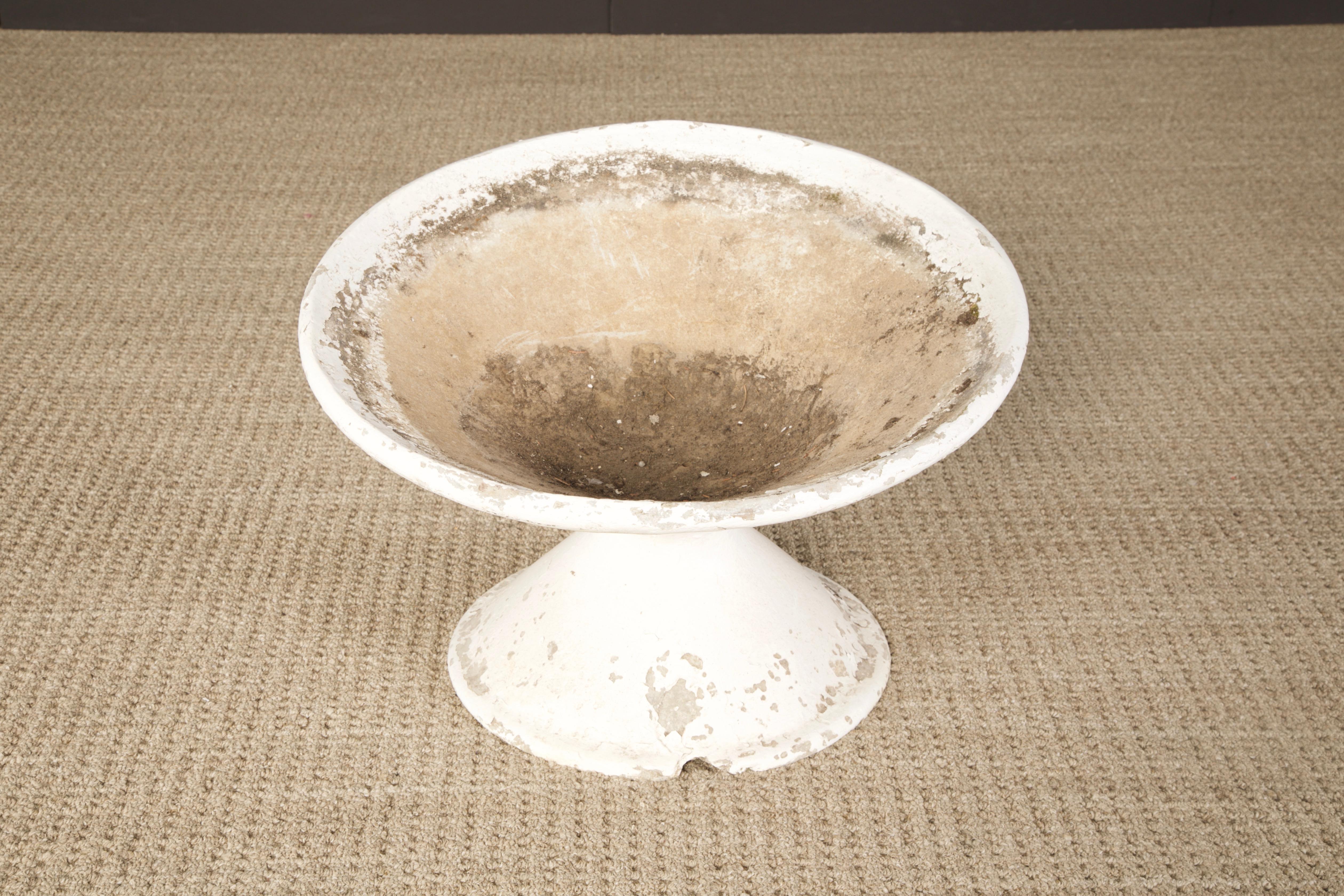 Willy Guhl para Eternit Jardinera de hormigón de huso inclinado de gran tamaño, hacia 1968 Suizo en venta