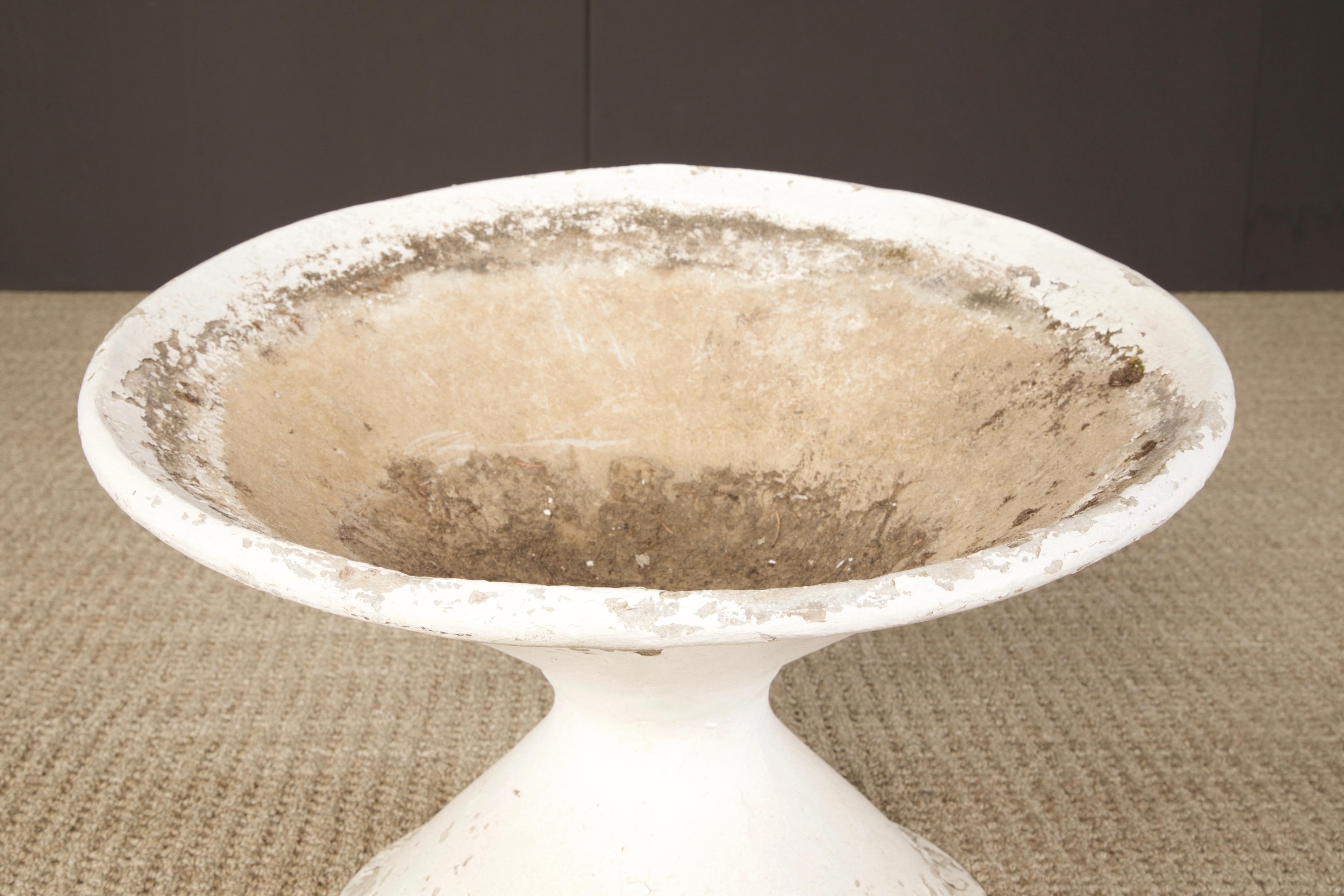 Willy Guhl para Eternit Jardinera de hormigón de huso inclinado de gran tamaño, hacia 1968 en Bueno estado para la venta en Los Angeles, CA