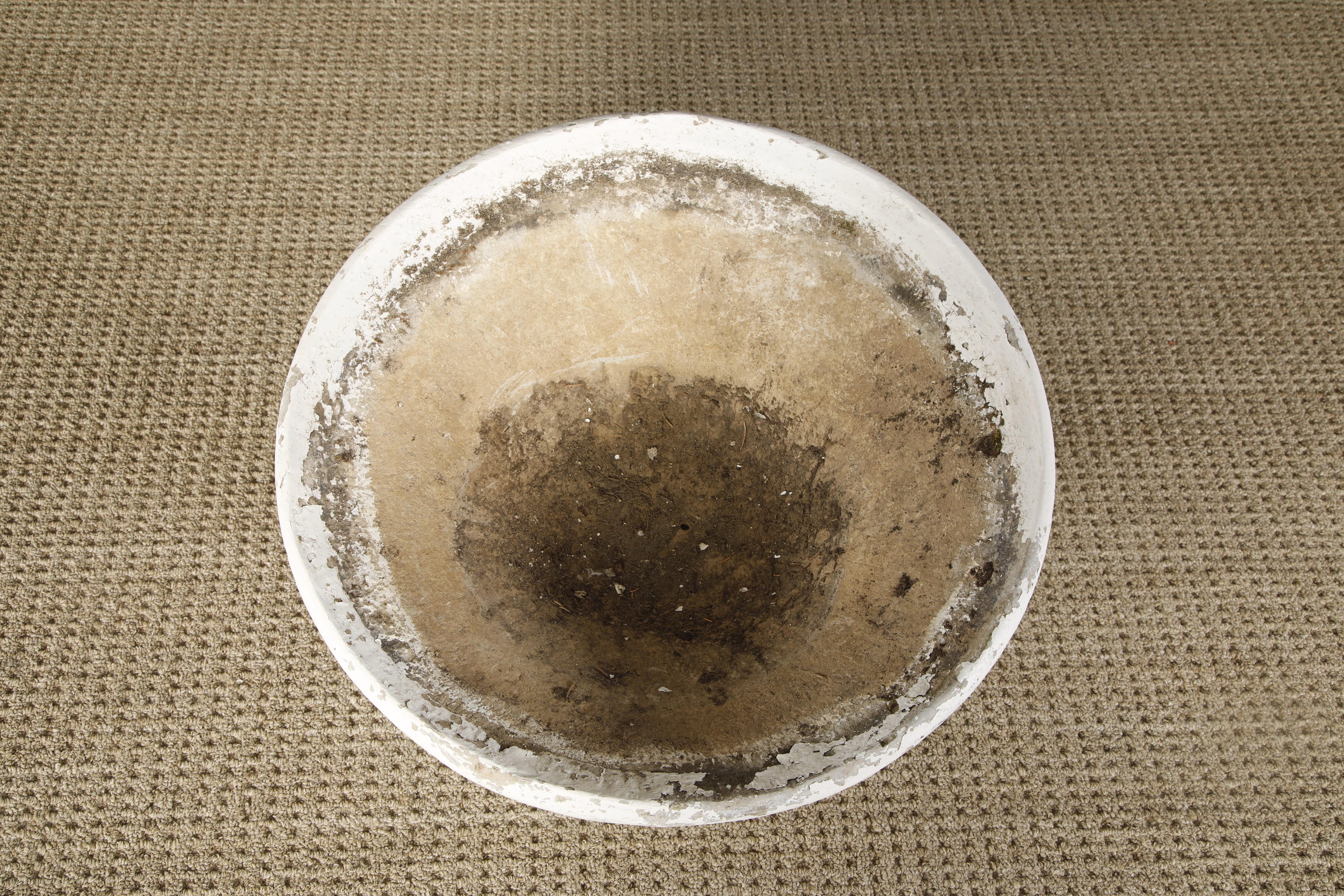 Willy Guhl para Eternit Jardinera de hormigón de huso inclinado de gran tamaño, hacia 1968 Concreto en venta