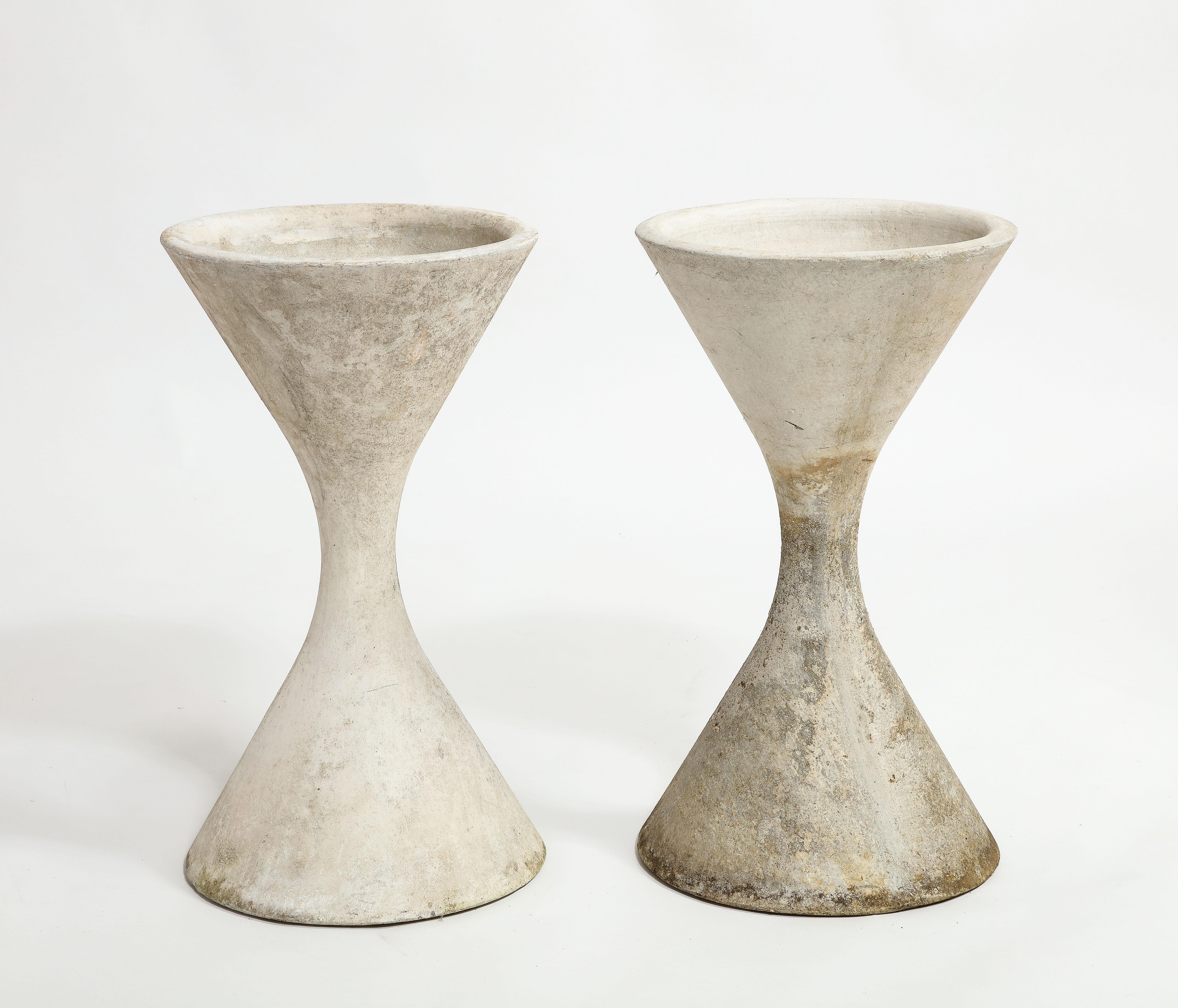 Mid-Century Modern Willy Guhl for Eternit Medium Concrete Diabolo Spindel Planters, 1960s For Sale