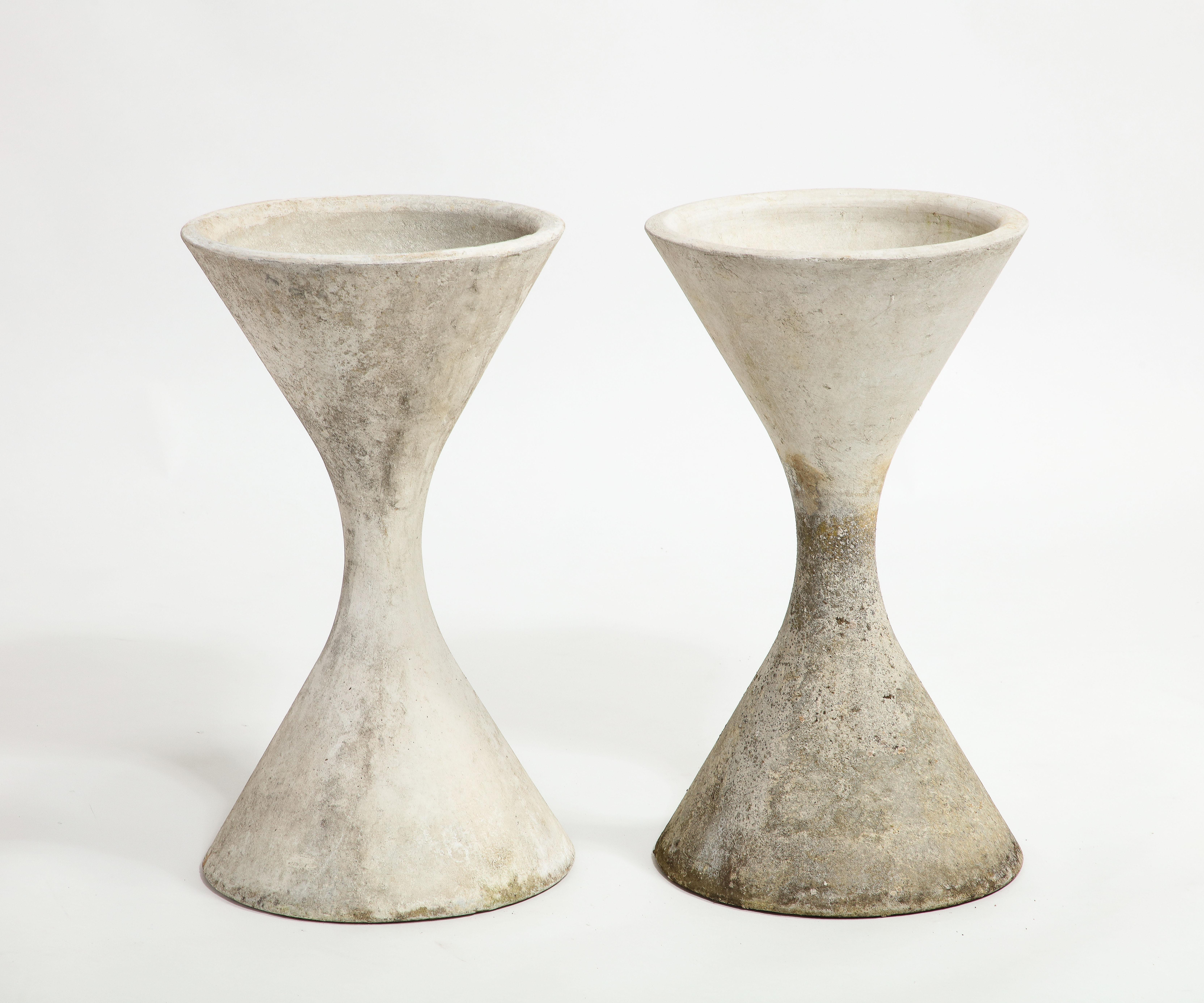 Swiss Willy Guhl for Eternit Medium Concrete Diabolo Spindel Planters, 1960s For Sale