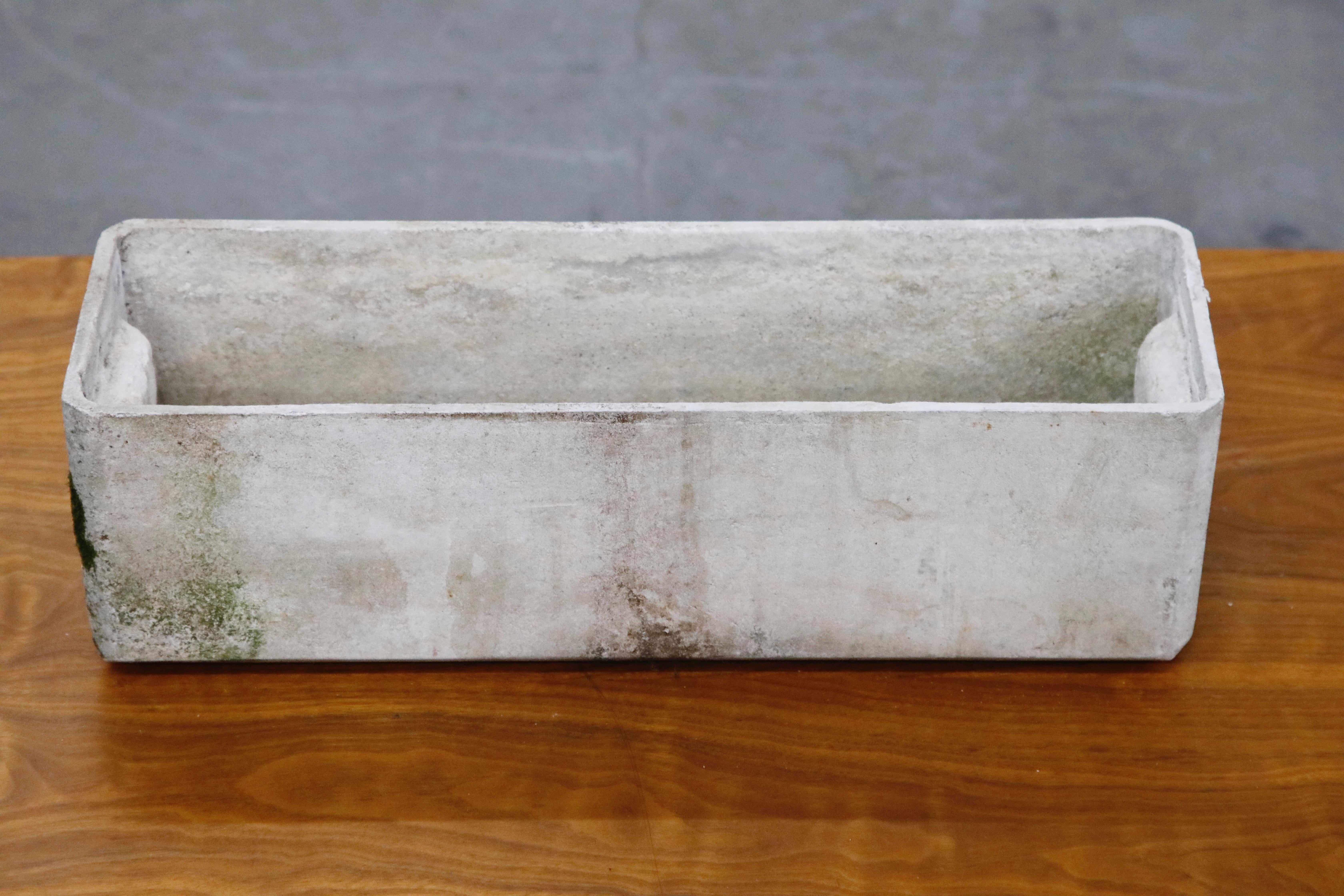 Willy Guhl for Eternit Rectangle Concrete Outdoor Handle Planter, circa 1968 In Good Condition For Sale In Los Angeles, CA