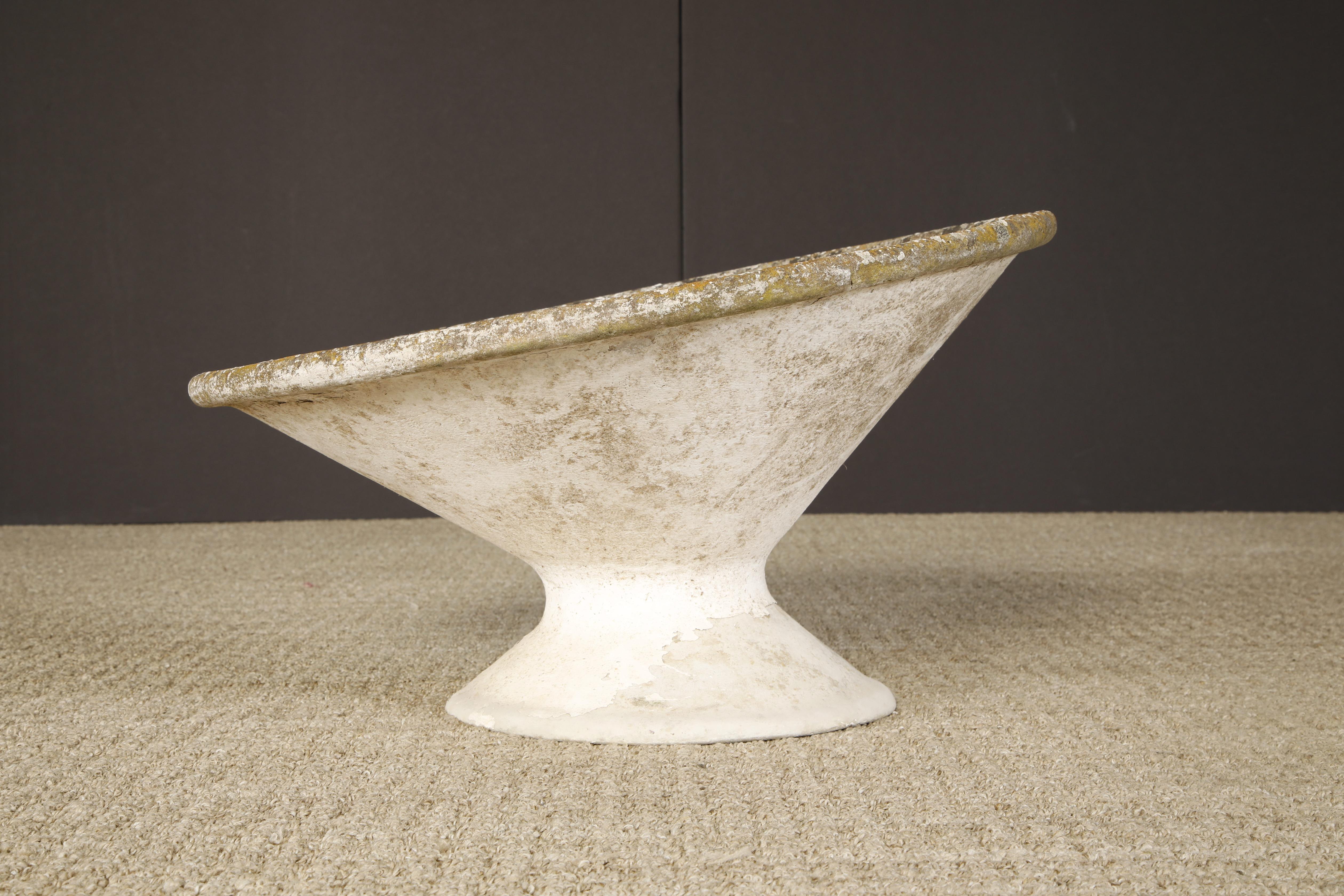 Willy Guhl for Eternit Tilted Spindle Concrete Planter, circa 1968 For Sale 3