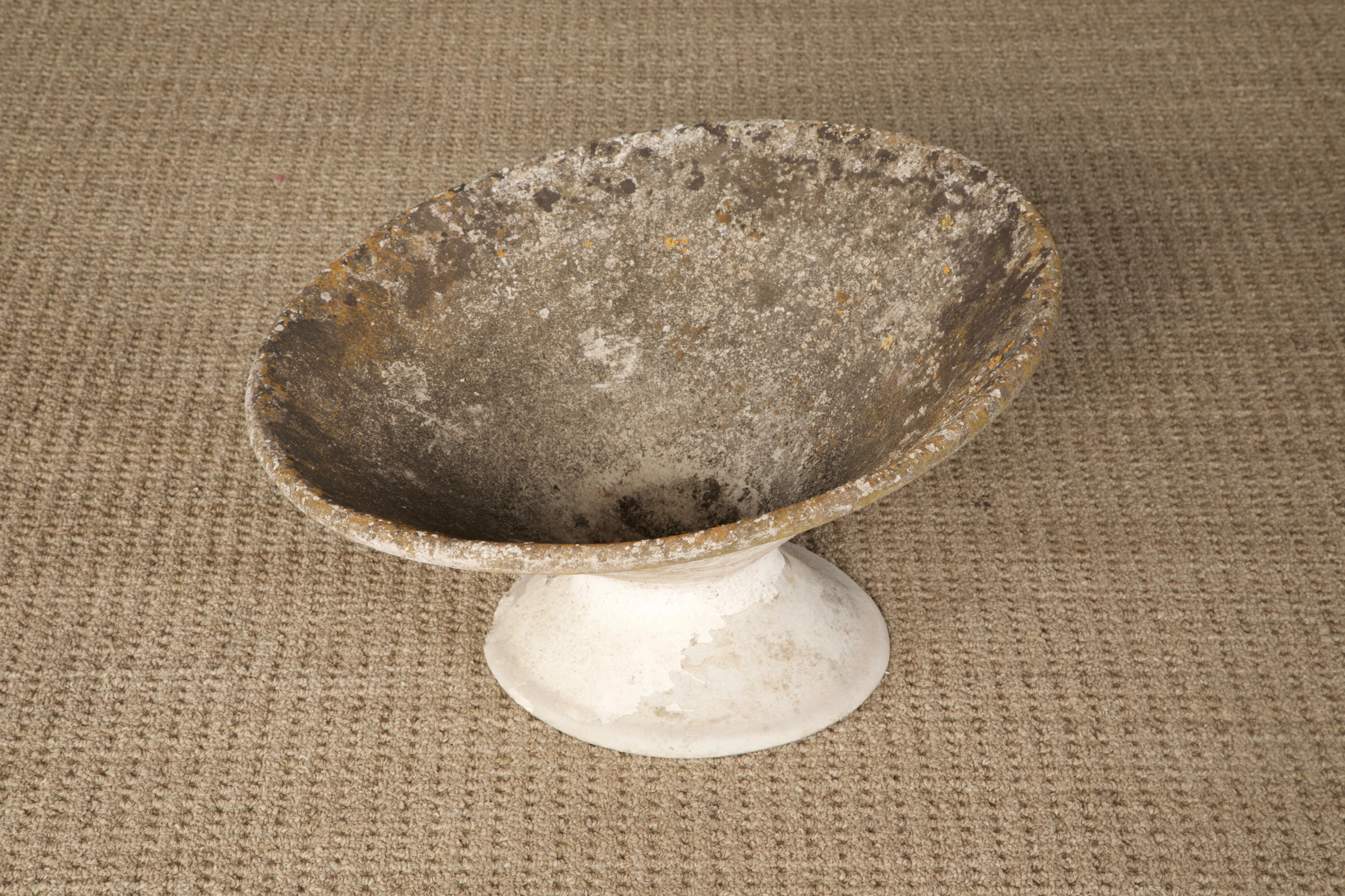 Willy Guhl for Eternit Tilted Spindle Concrete Planter, circa 1968 For Sale 1