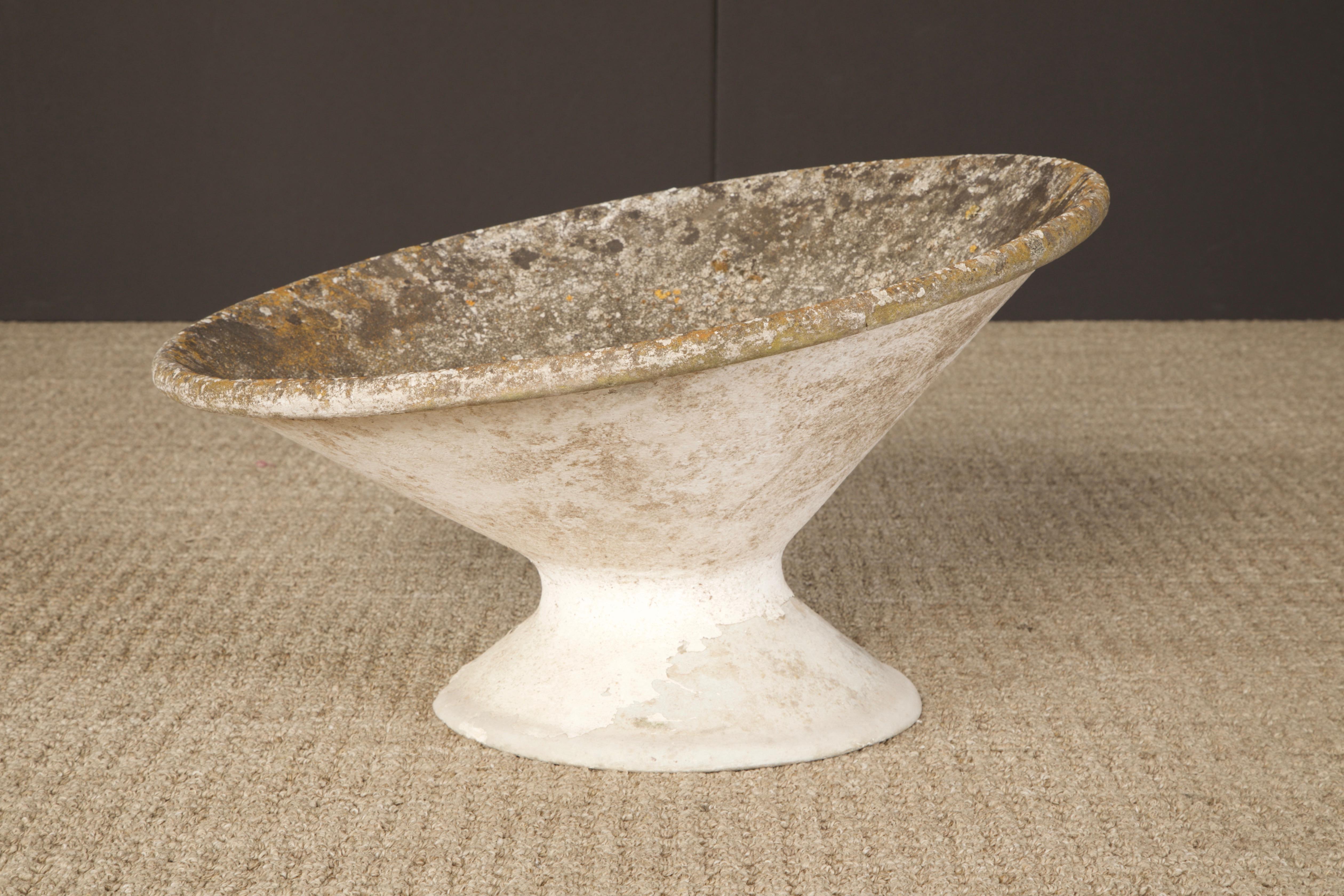 Willy Guhl for Eternit Tilted Spindle Concrete Planter, circa 1968 For Sale 2