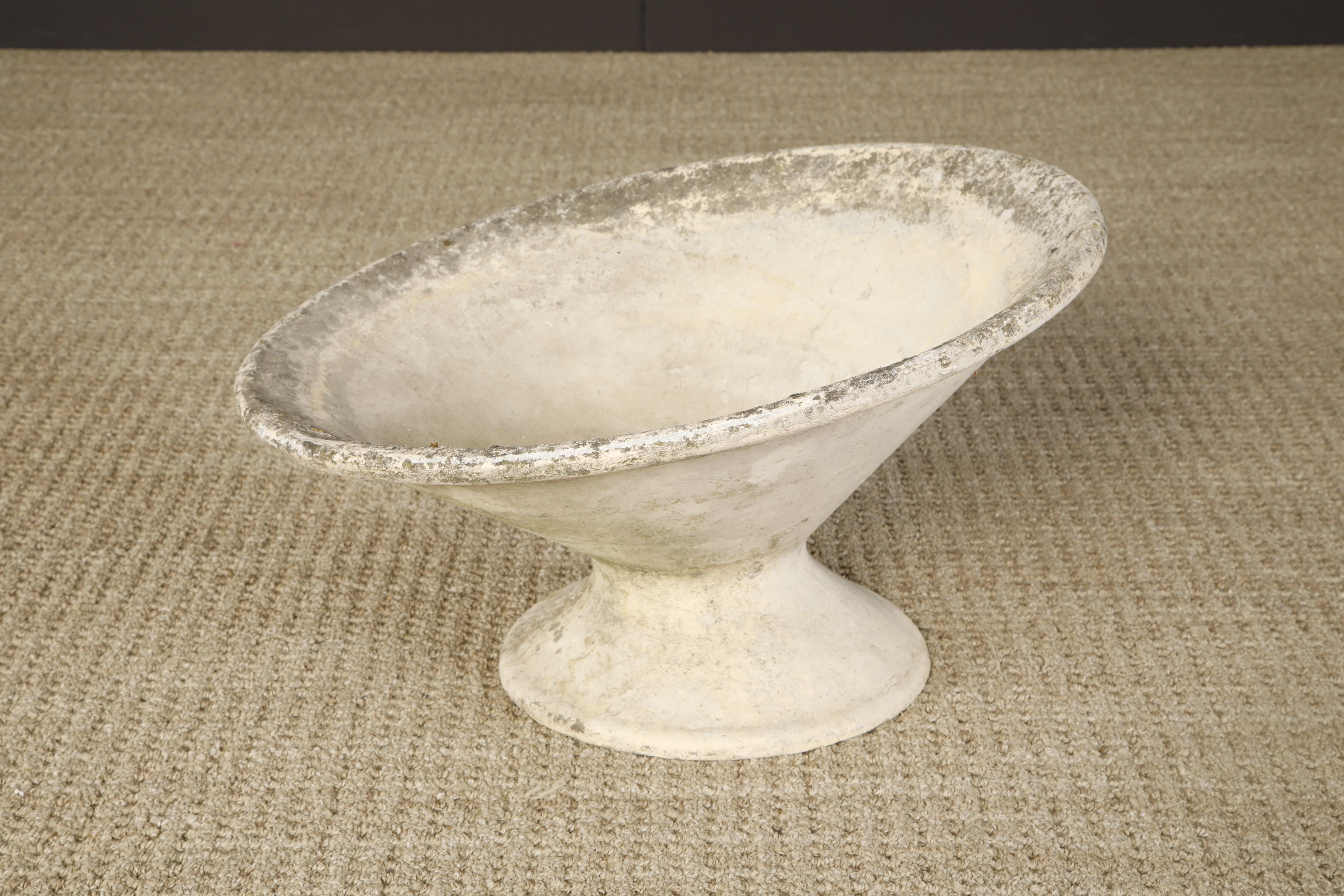 Willy Guhl for Eternit Tilted Spindle Concrete Planter, circa 1968, Signé en vente 3