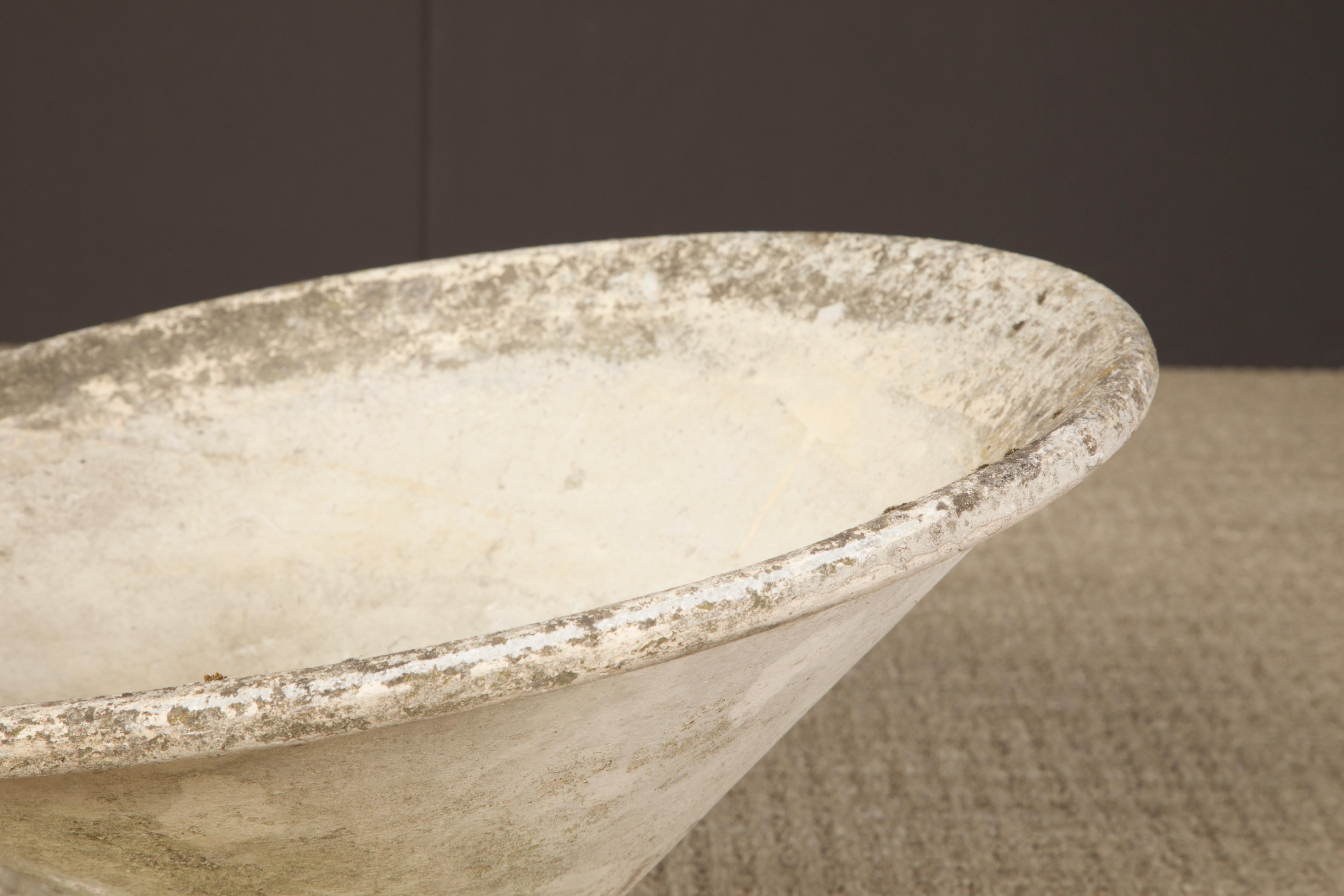 Willy Guhl for Eternit Tilted Spindle Concrete Planter, circa 1968, Signé en vente 1