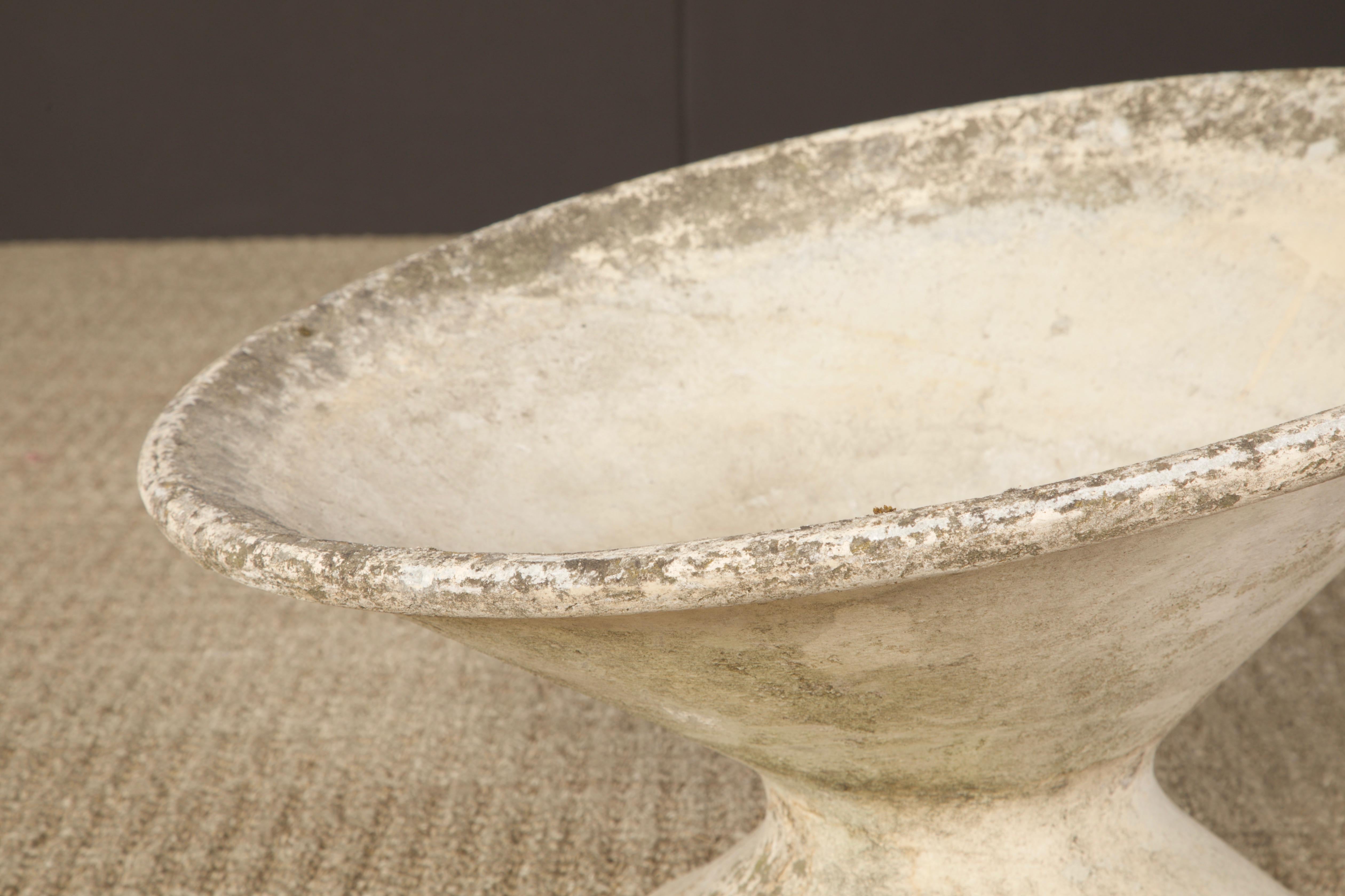 Willy Guhl for Eternit Tilted Spindle Concrete Planter, circa 1968, Signé en vente 2