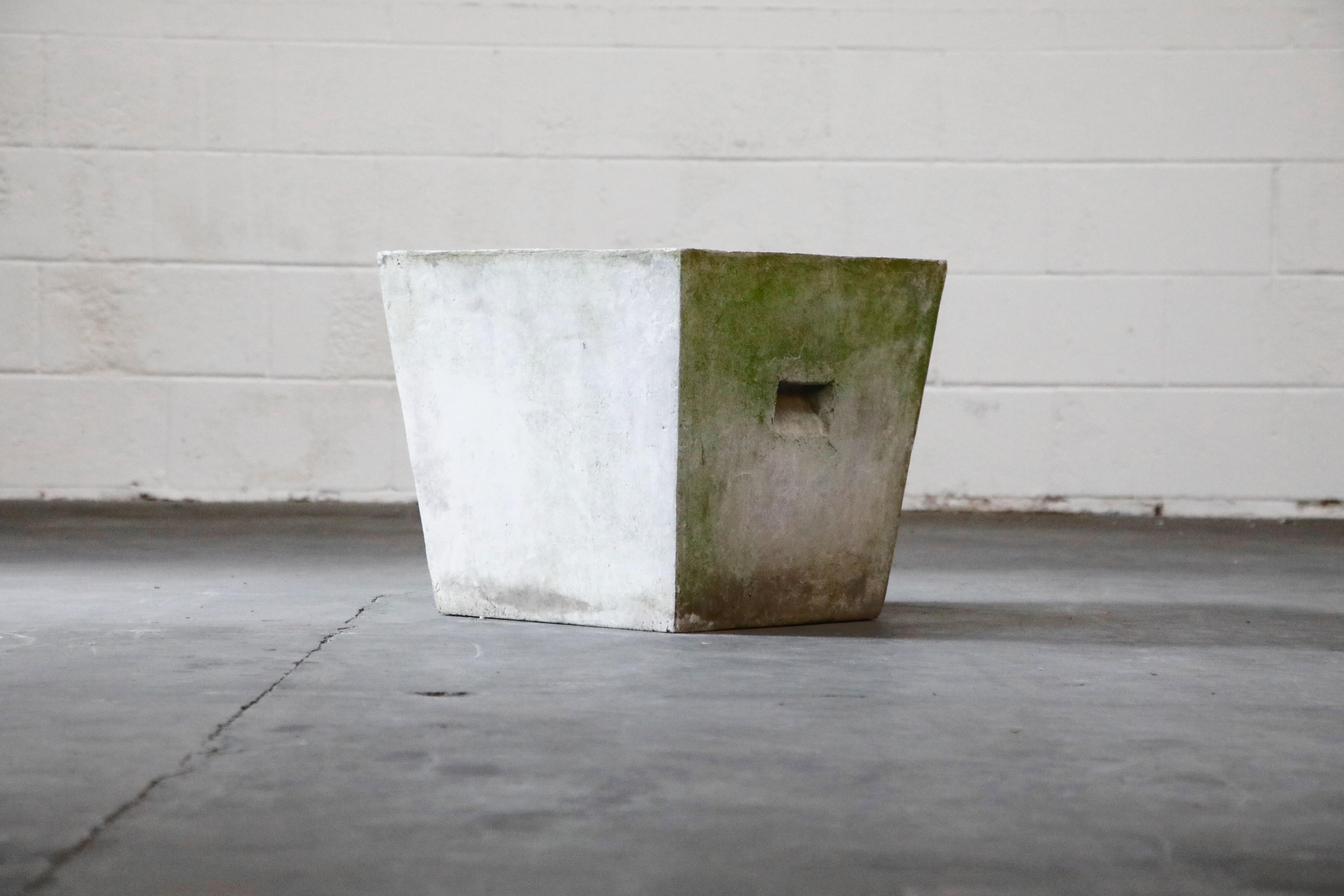 Willy Guhl for Eternit Trapezoid Concrete Planters with Handles, circa 1968 In Good Condition In Los Angeles, CA