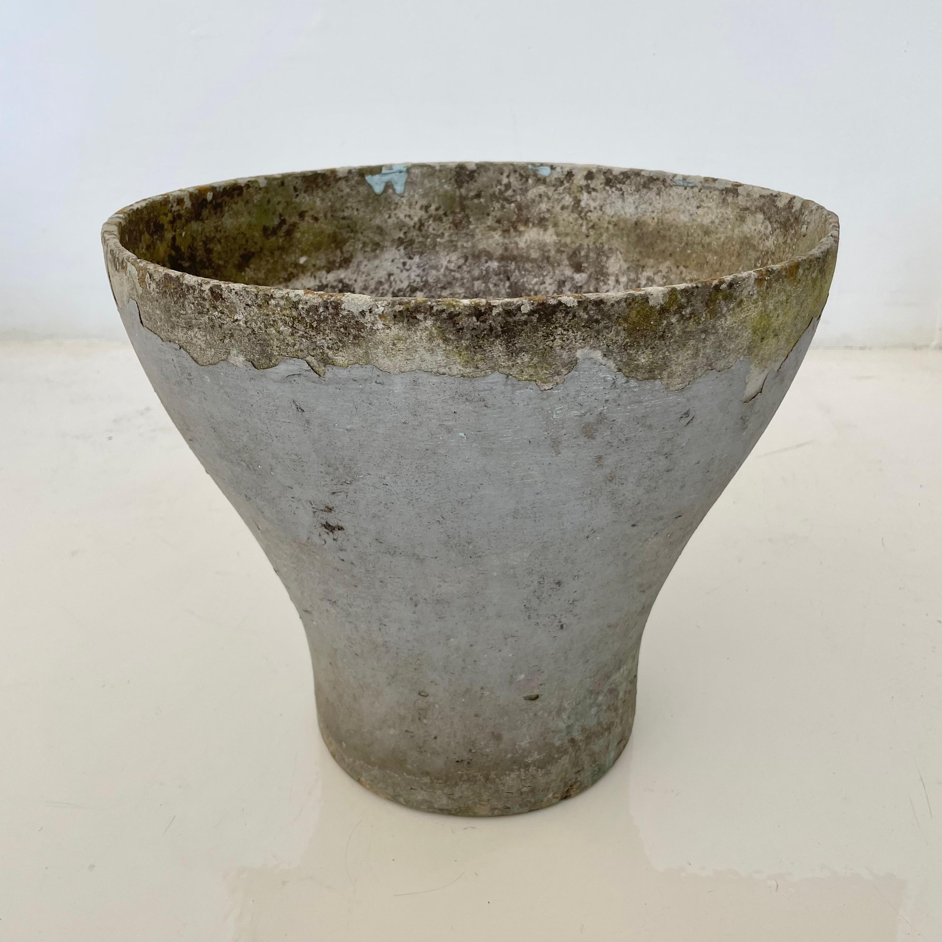 Willy Guhl Goblet Planter In Good Condition For Sale In Los Angeles, CA