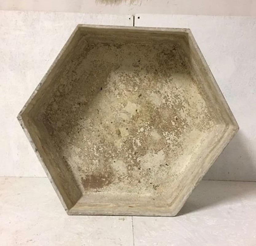 Fantastic piece of sculpture by Swiss architect Willy Guhl. Concrete planter in the shape of a hexagon. Cool sculptural piece for indoors or outside. Great standalone piece of art. Excellent vintage condition.

 

 