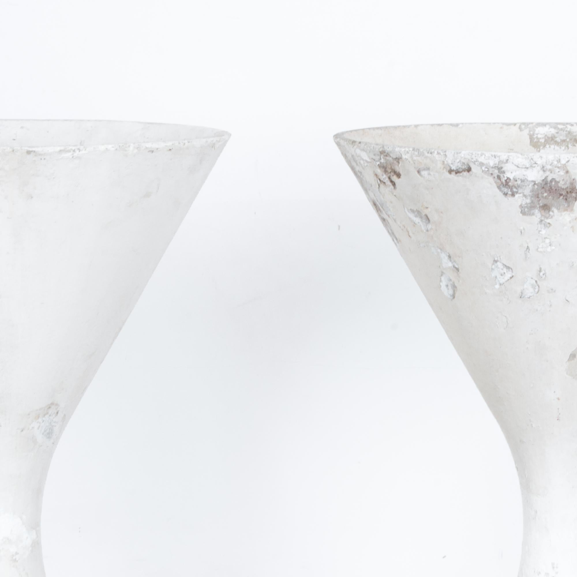 Willy Guhl Hourglass Planters, a Pair 2