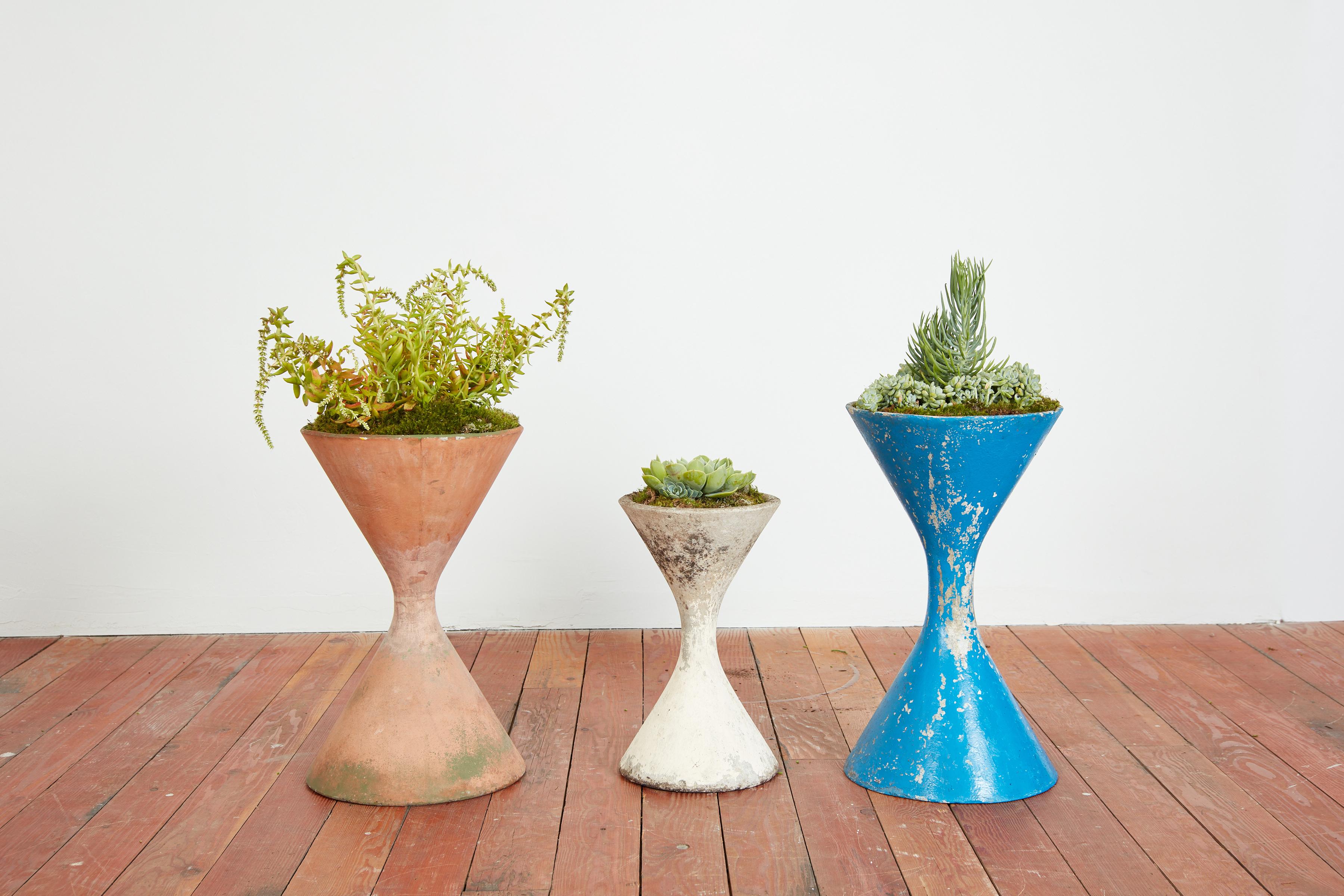 Willy Guhl Hourglass Pots In Good Condition For Sale In Beverly Hills, CA