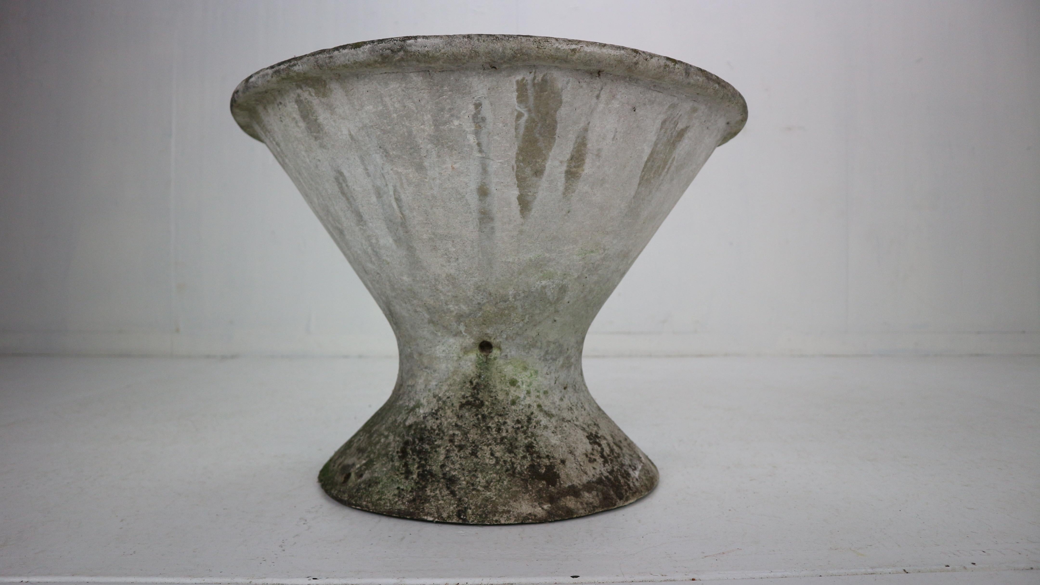 Cement Willy Guhl Industrial Goblet Shaped Hourglass Planter, 1950s, Switzerland