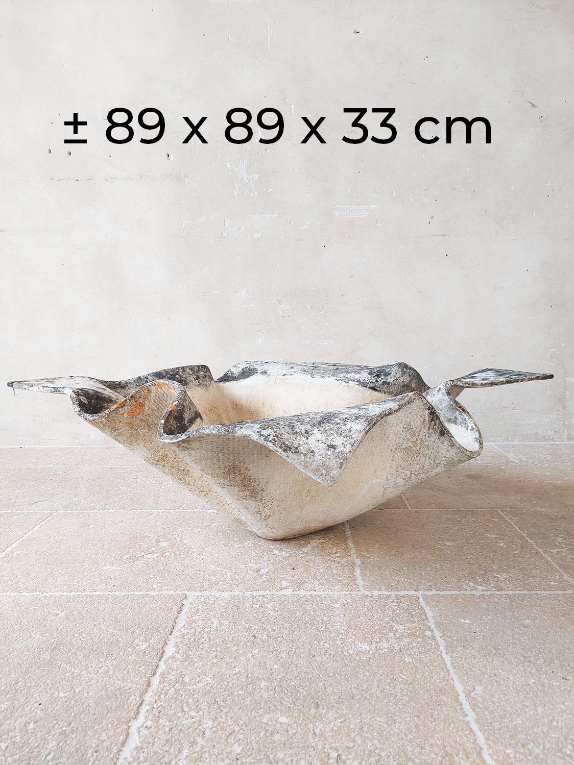 Jardinera pañuelo grande Willy Guhl de Eternit (varias disponibles) en venta 1