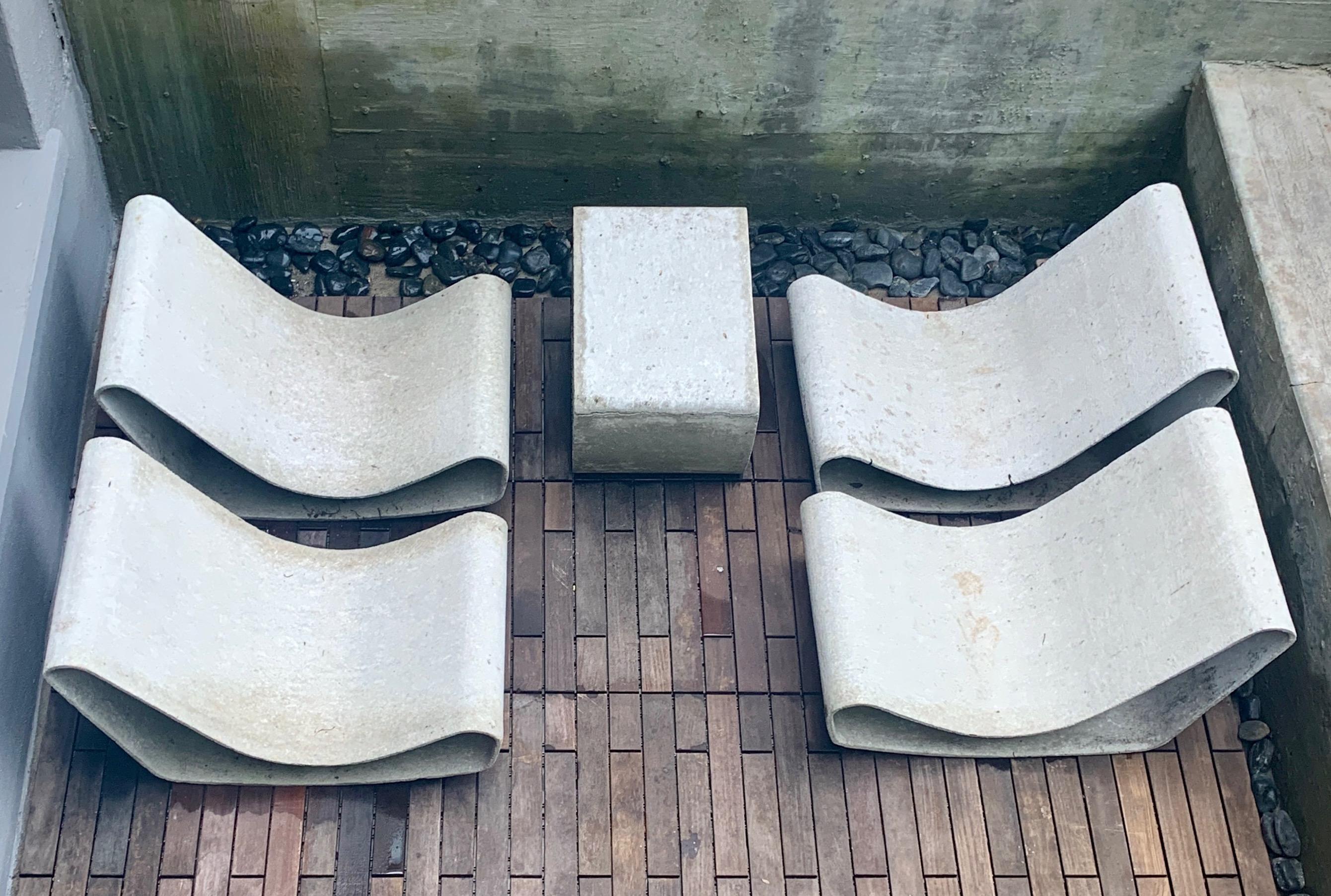 Set of six (6) Original Willy Guhl loop chairs with side table sold as a period-original set. 

The Loop Chair was created by the Swiss designer Willy Guhl in 1954, featuring a single volume of seats and backs. The original edition of Loop Chairs