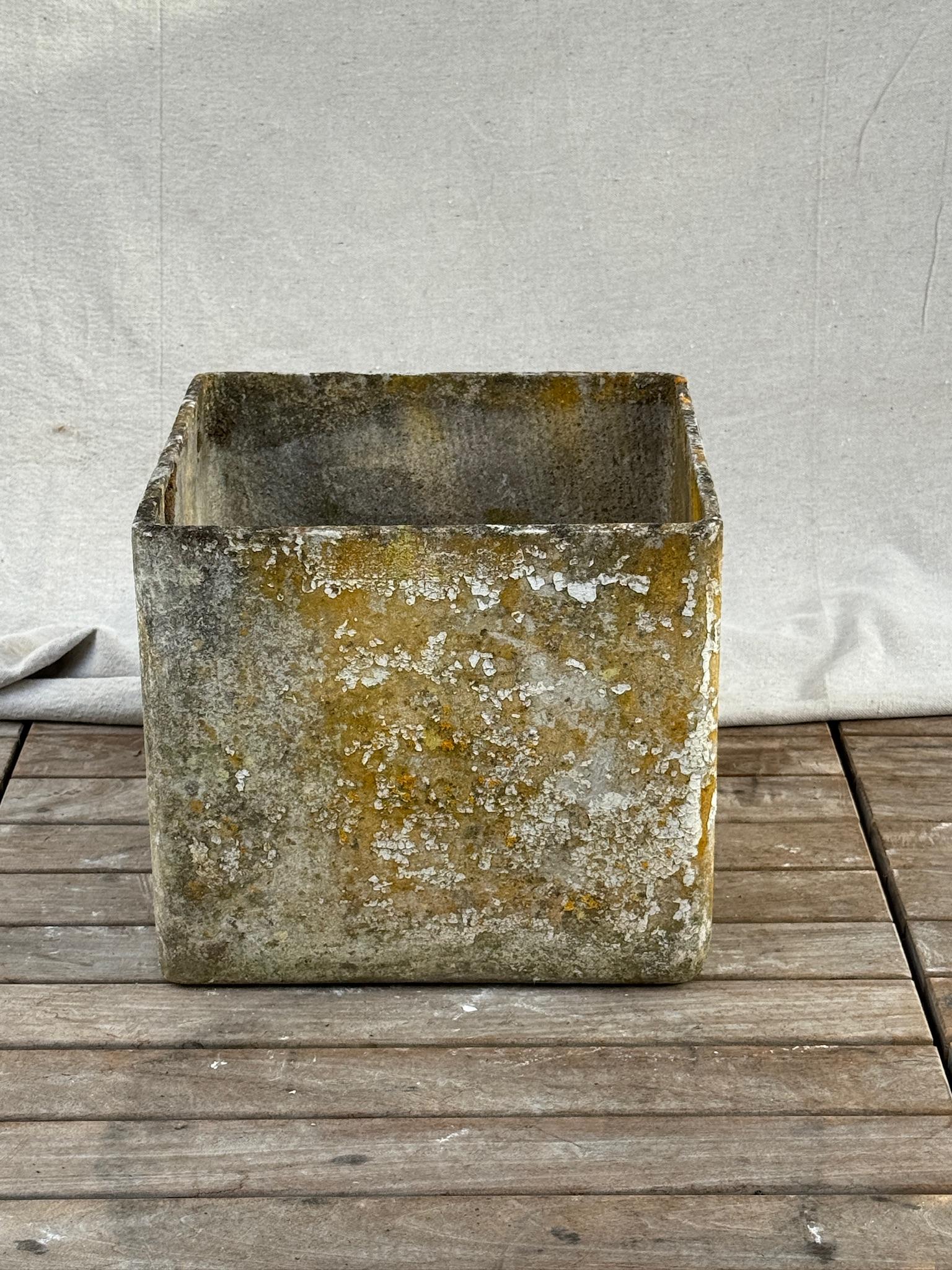 Mid-Century moderno Fioriera quadrata in Eternit di metà secolo di Willy Guhl con patina invecchiata in vendita
