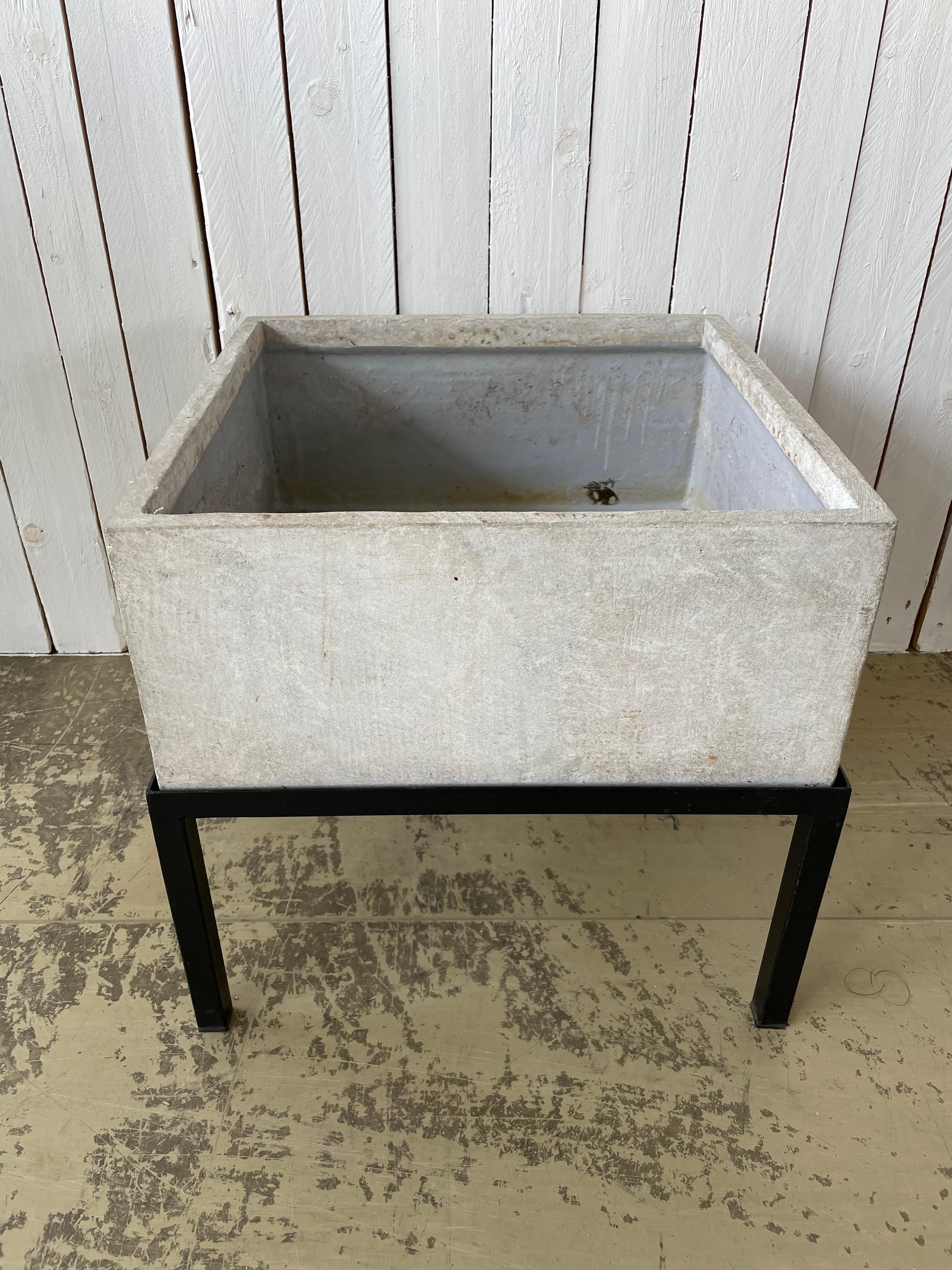 20th Century Willy Guhl Minimalist Planter with Stand - Eternit AG For Sale
