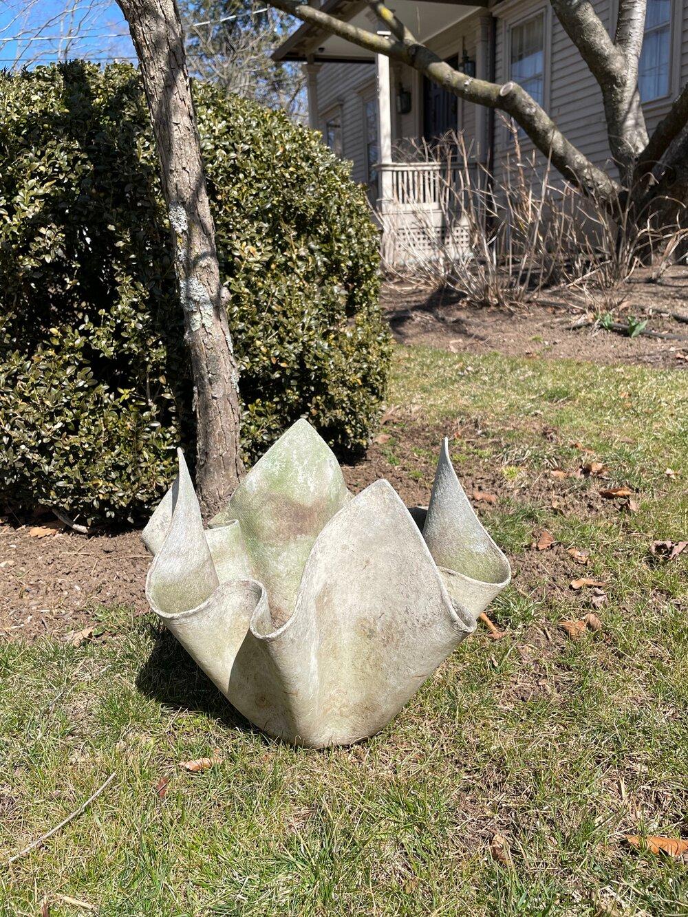 Mid-Century Modern Willy Guhl Mouchoir Planter in Natural Unfinished Surface