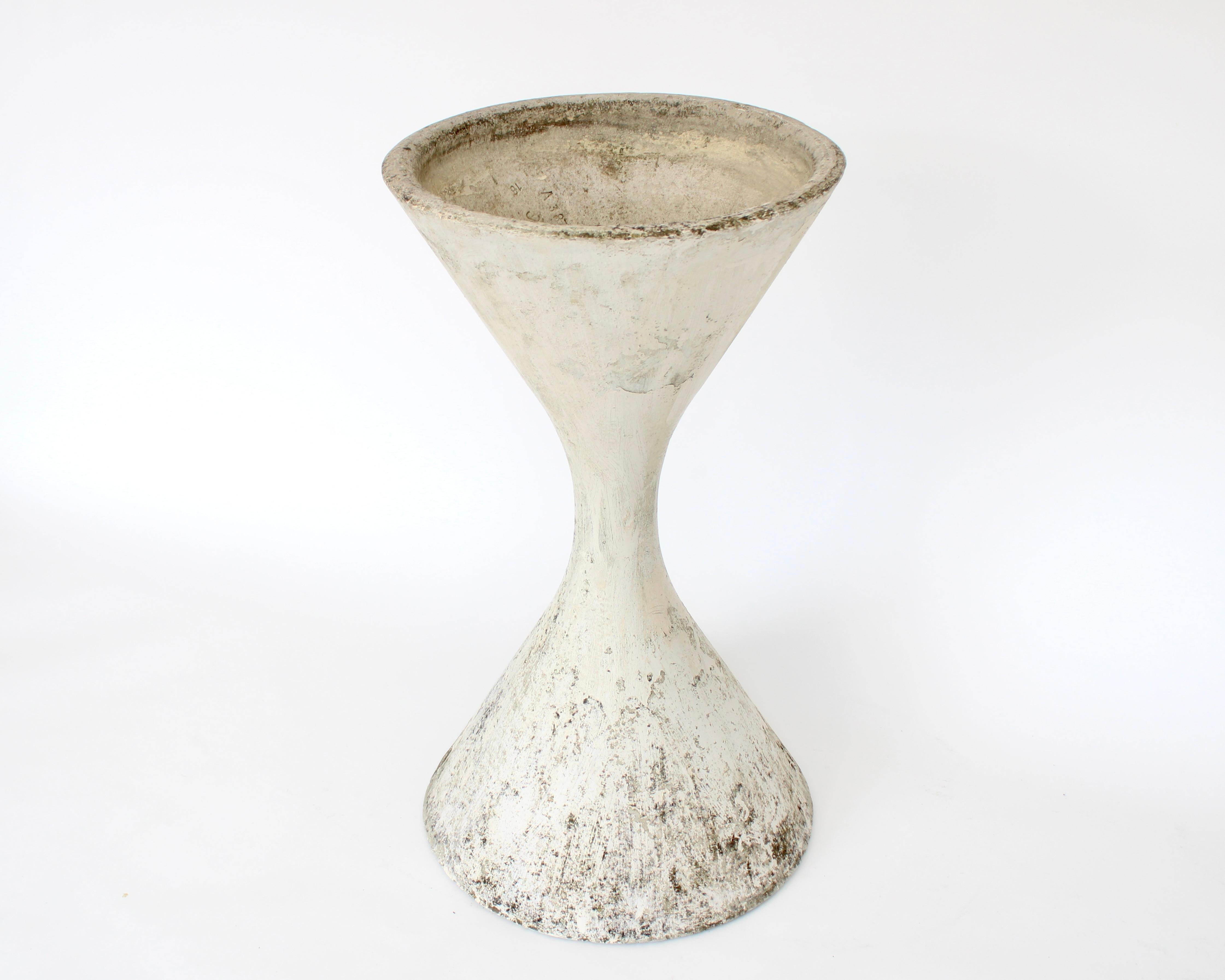 Willy Guhl Paar Diabolo Pflanzgefäße Vintage Eternit Beton Spindel (Schweizerisch) im Angebot
