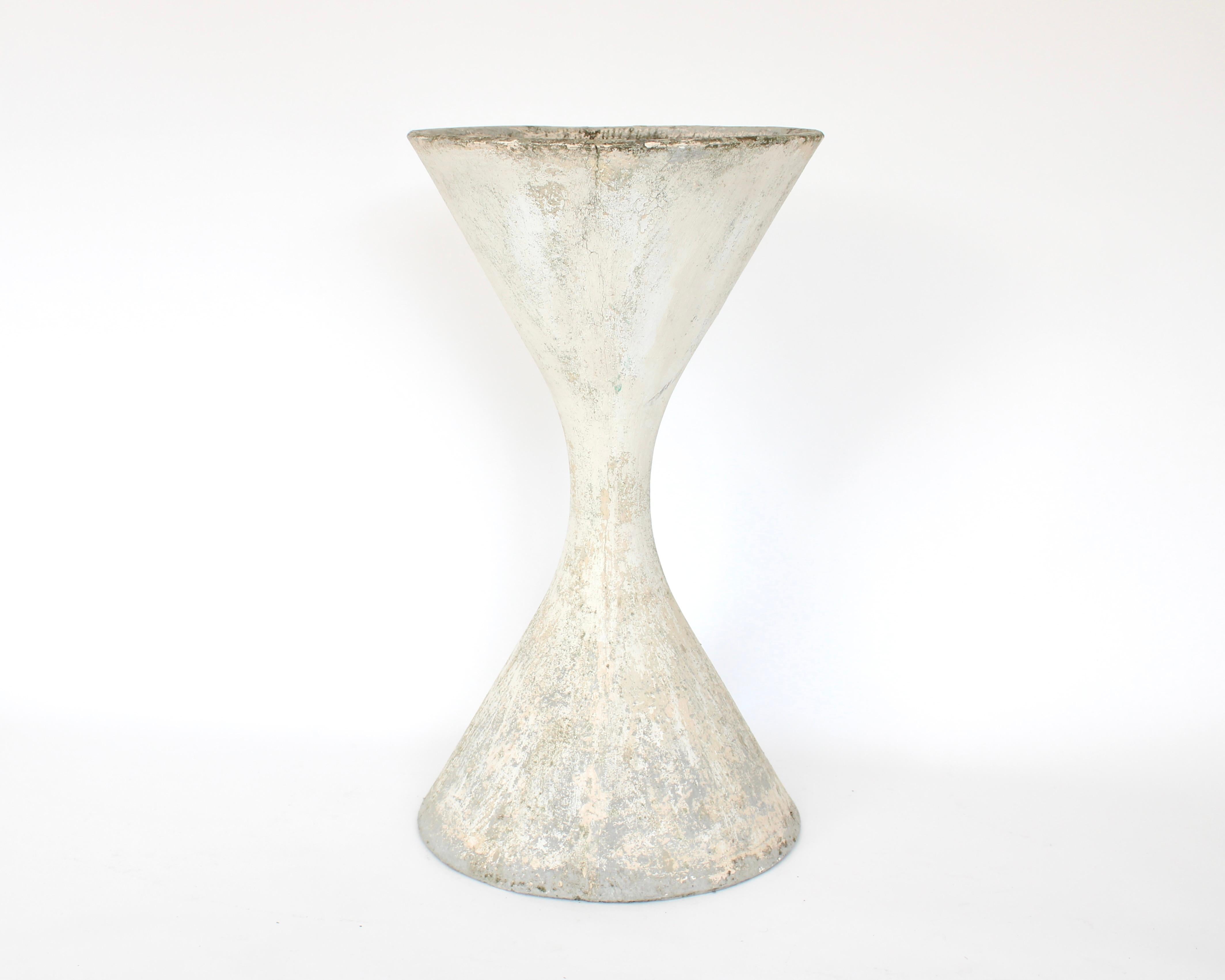 Willy Guhl Paar Diabolo Pflanzgefäße Vintage Eternit Beton Spindel (Gegossen) im Angebot