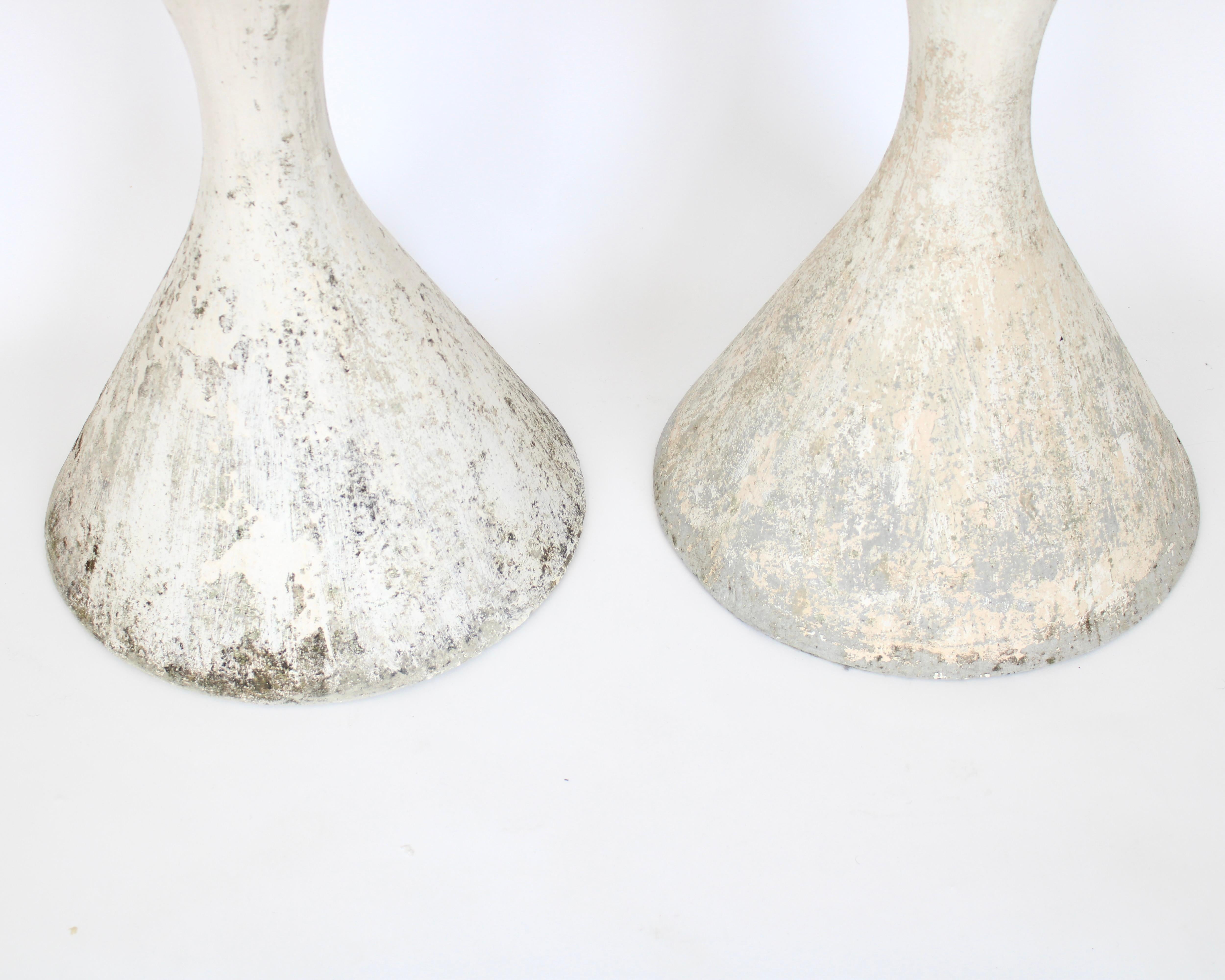 Willy Guhl Paar Diabolo Pflanzgefäße Vintage Eternit Beton Spindel im Angebot 1
