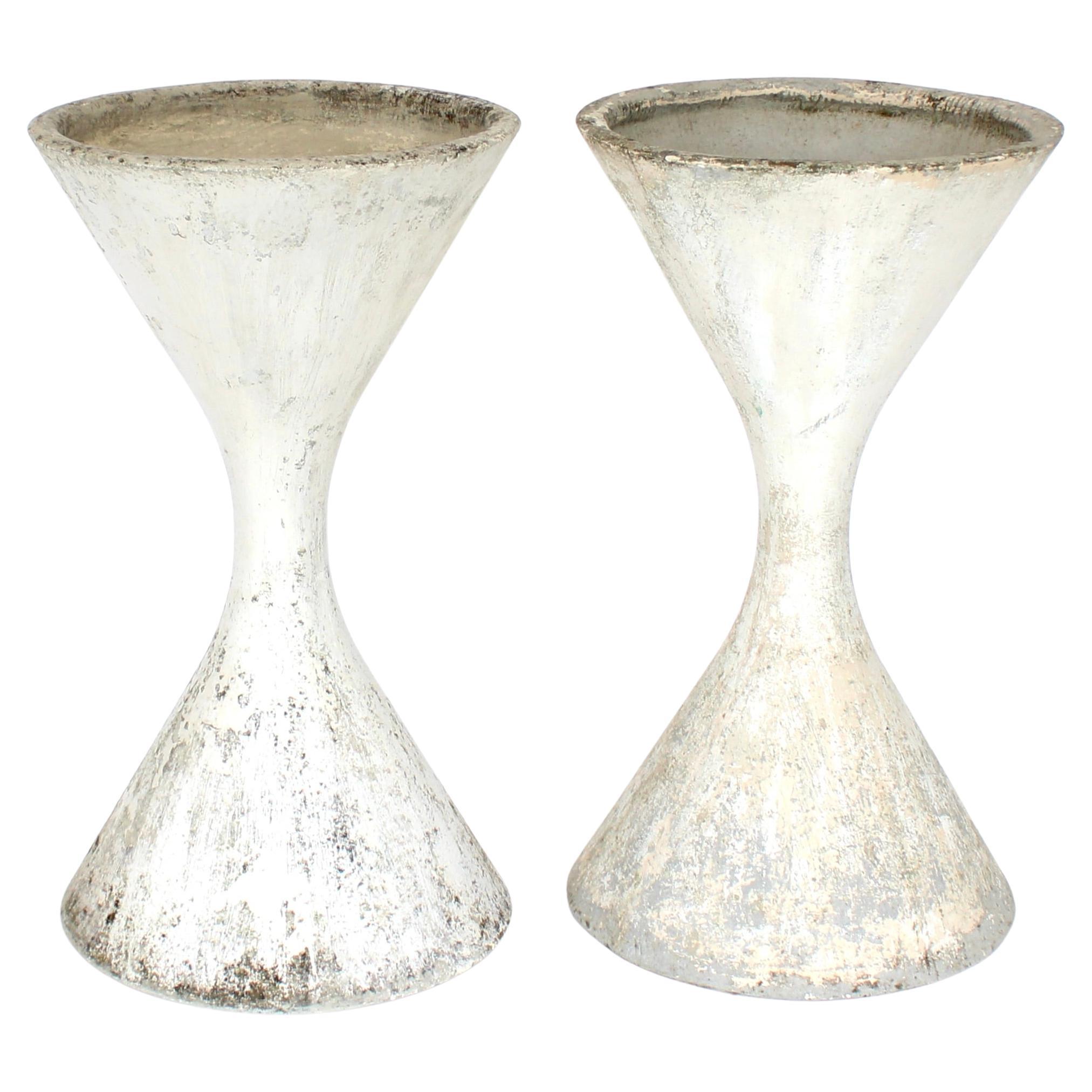 Willy Guhl Paar Diabolo Pflanzgefäße Vintage Eternit Beton Spindel im Angebot