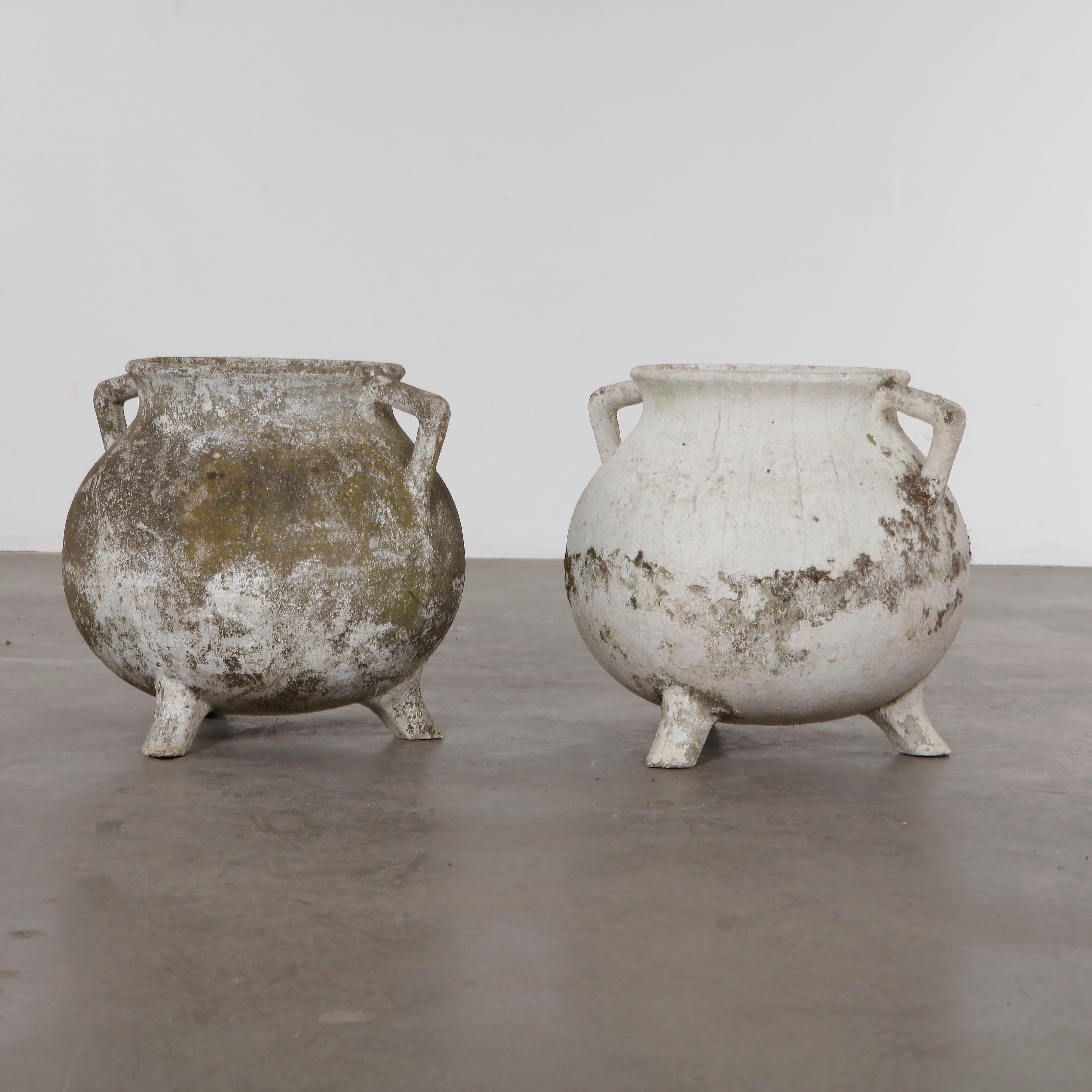 Willy Guhl, Pair of Cauldron Planters, 1960s In Good Condition For Sale In Gardena, CA