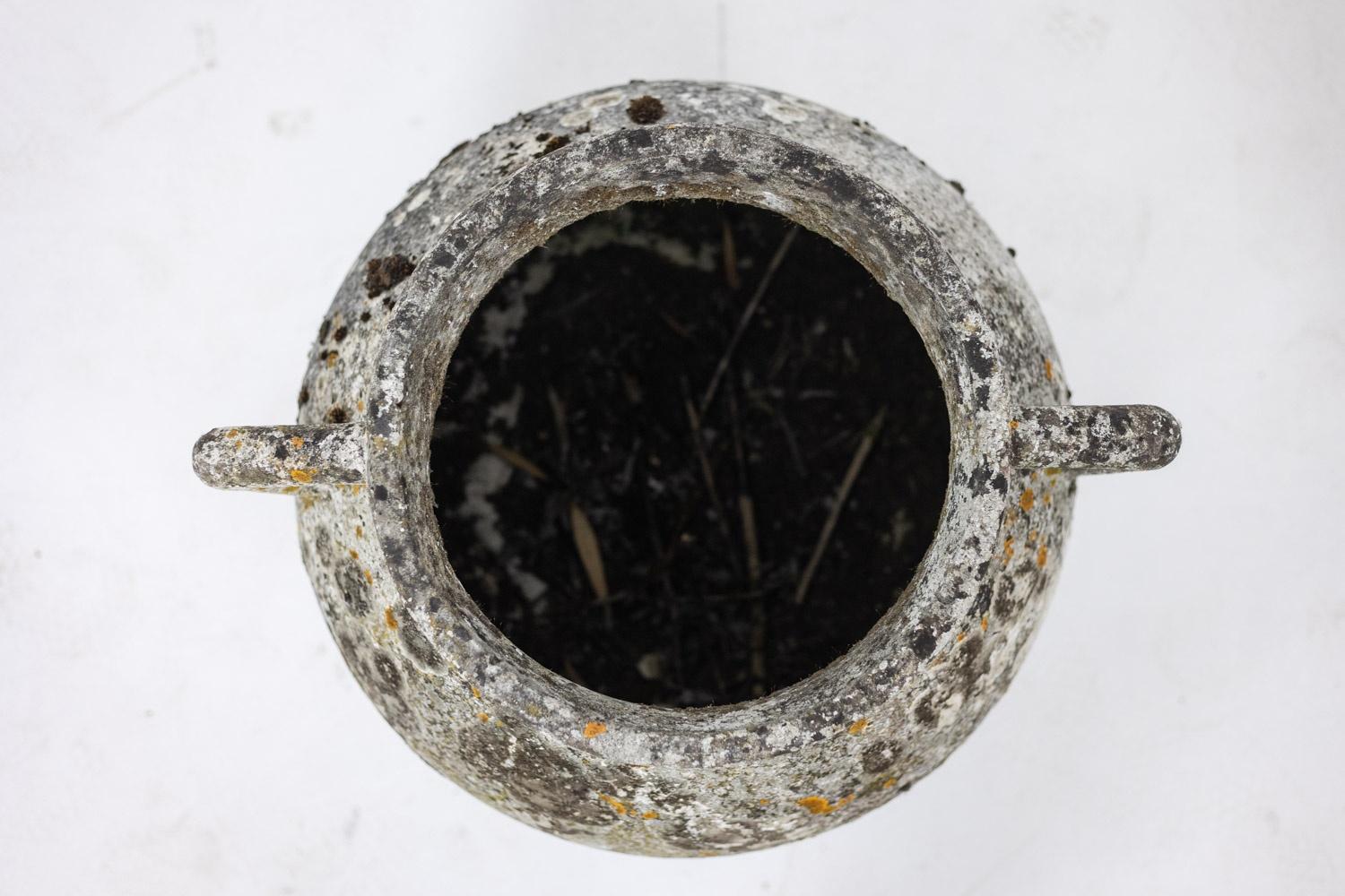 Willy Guhl Pair of “pot” planters in fiber cement. 1950s For Sale 4