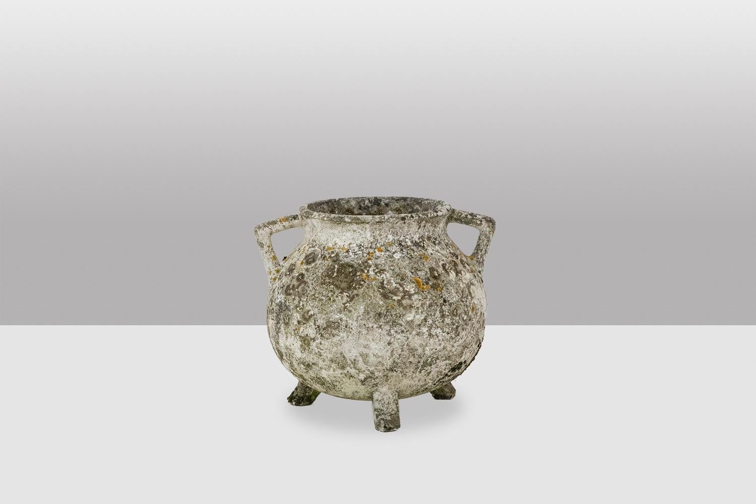 Swiss Willy Guhl Pair of “pot” planters in fiber cement. 1950s For Sale