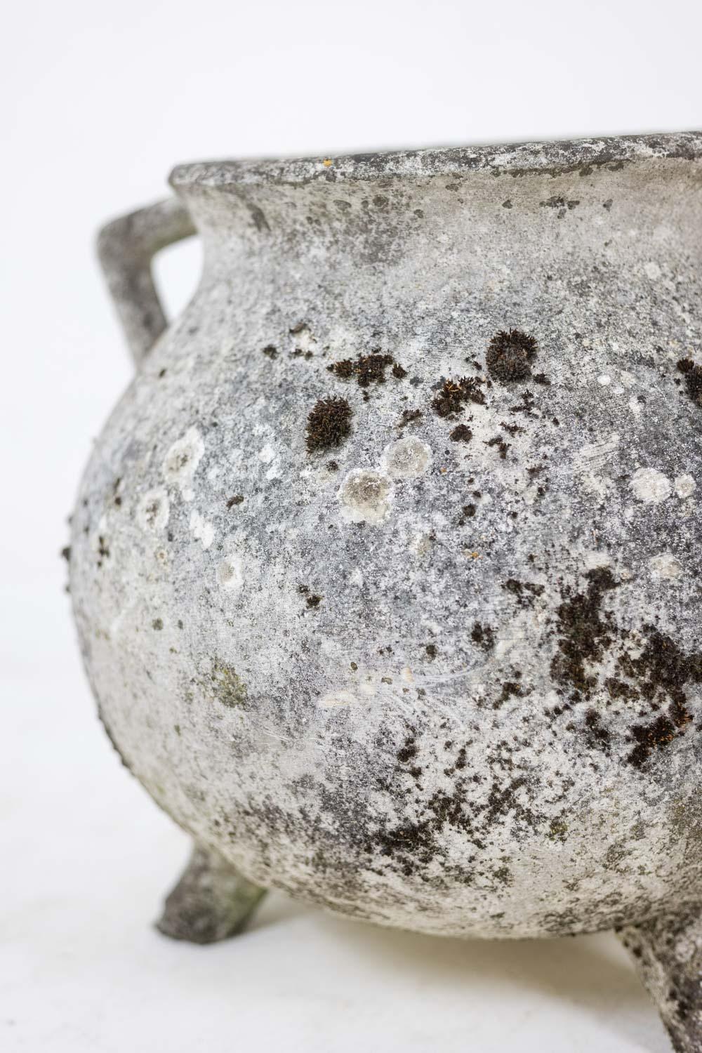 Mid-20th Century Willy Guhl Pair of “pot” planters in fiber cement. 1950s For Sale