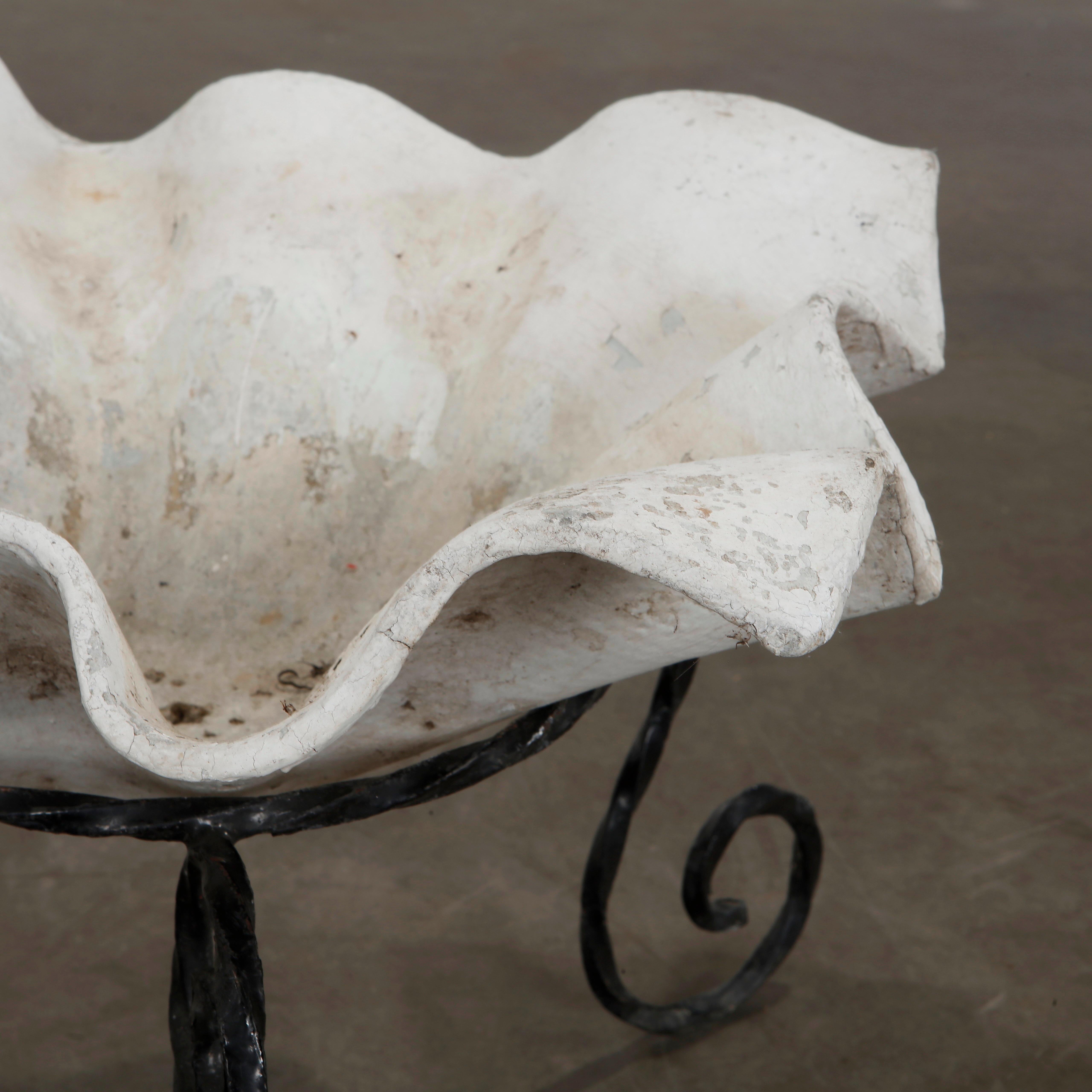 Willy Guhl, Pair of Small Elephant Ear Planters on Stands, 1960s For Sale 1
