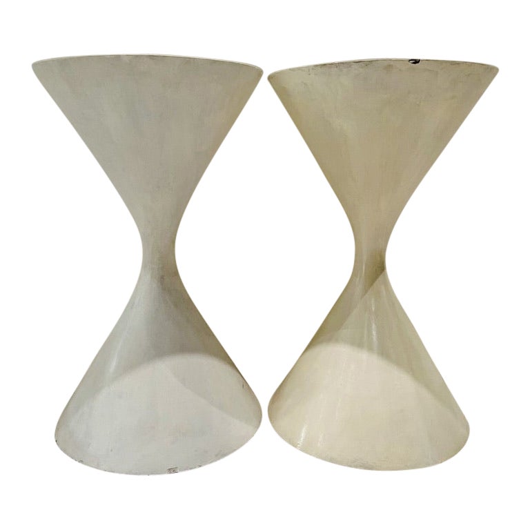 Willy Guhl planter 1st edition brazilian white concrete circa 1950 pair For Sale
