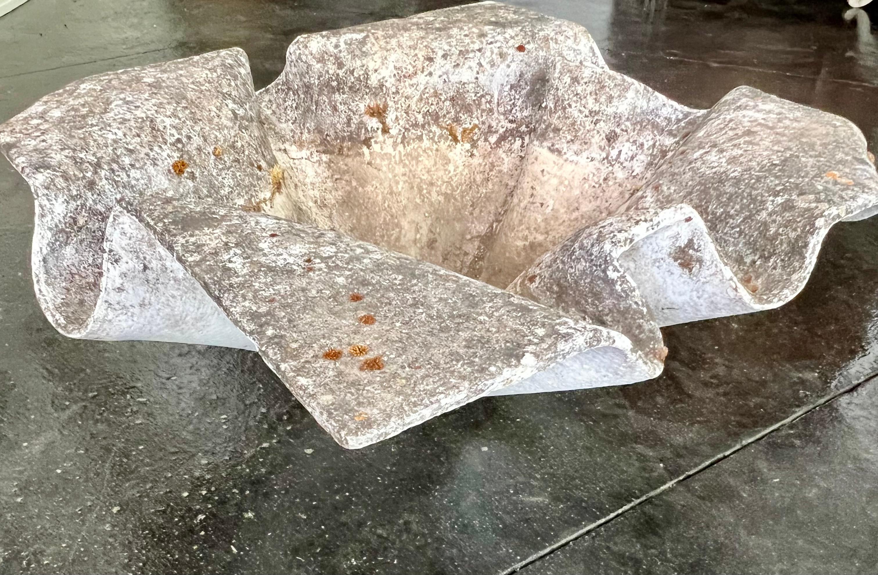 Willy Guhl Planter/Oreille d’ÉLéphant Planter In Good Condition In Charleston, SC