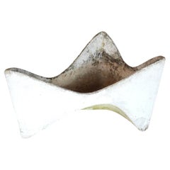 Willy Guhl Planter Triangular Faceted Side Tooth or Molar Model 