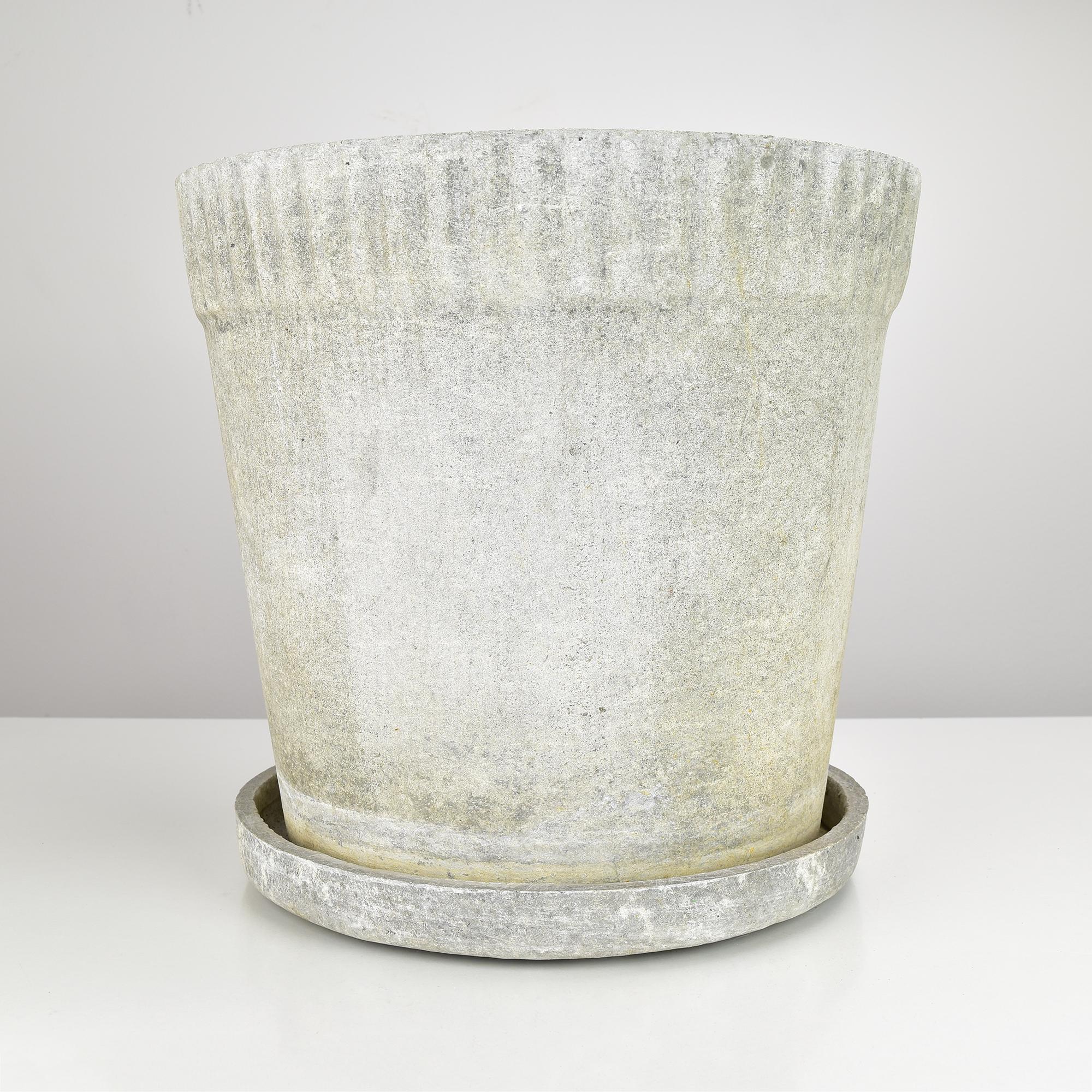 Hand-Crafted Willy Guhl Planter with Coaster for Eternit, Mid-Century Modern Design For Sale