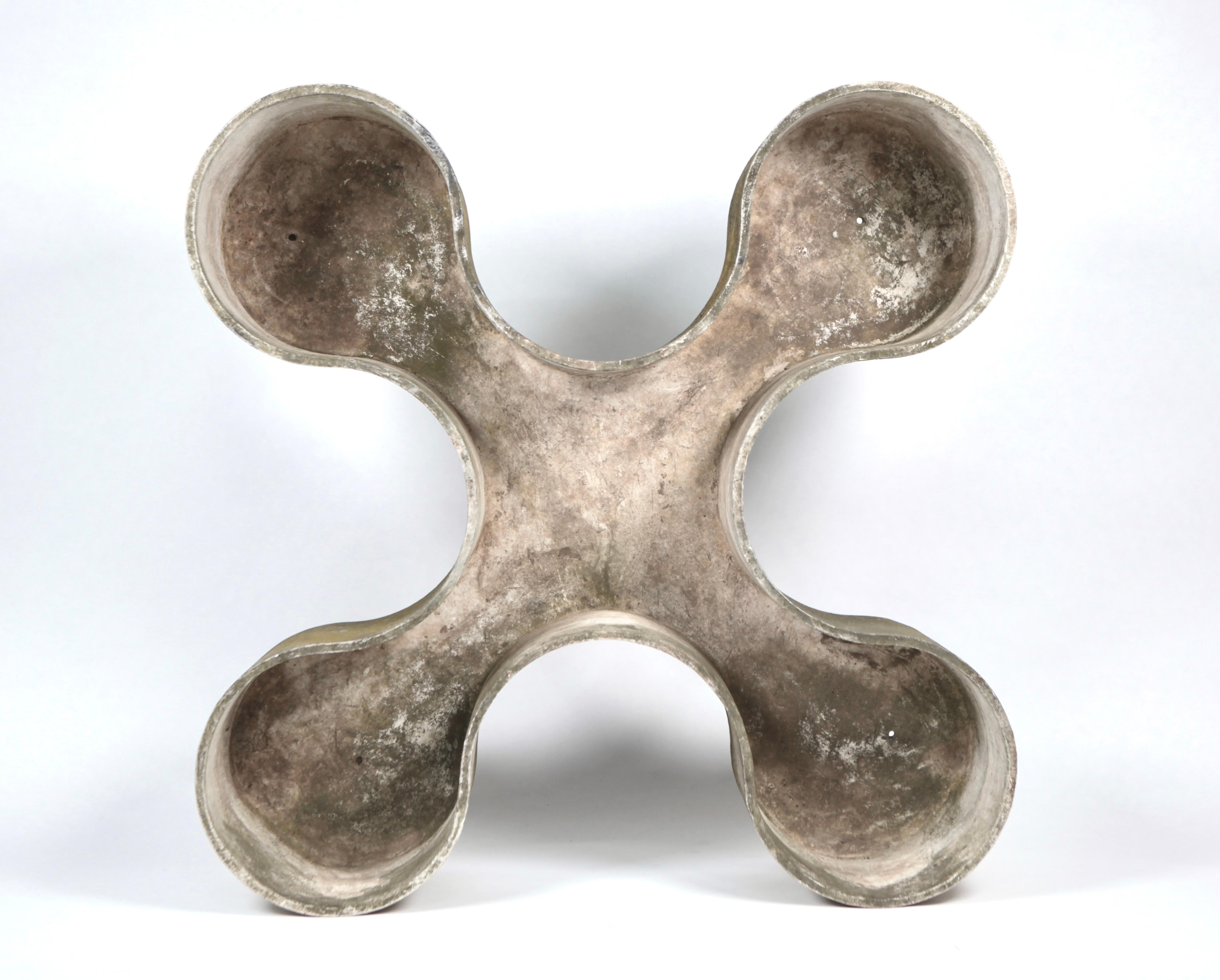Willy Guhl, Rare & Large Shamrock Shaped Planter in Concrete, 1960s For Sale 1