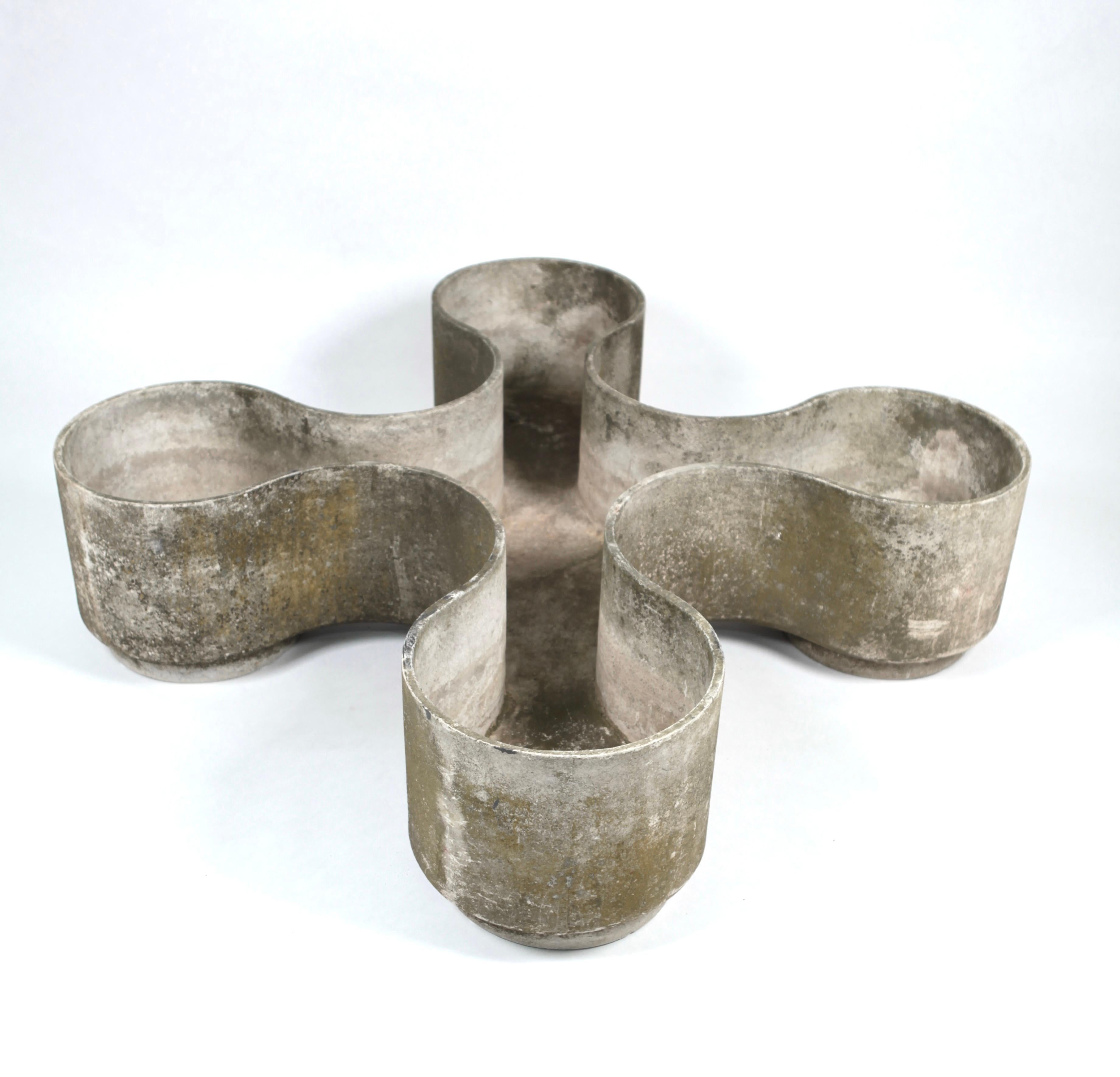 Willy Guhl, Rare & Large Shamrock Shaped Planter in Concrete, 1960s For Sale 6