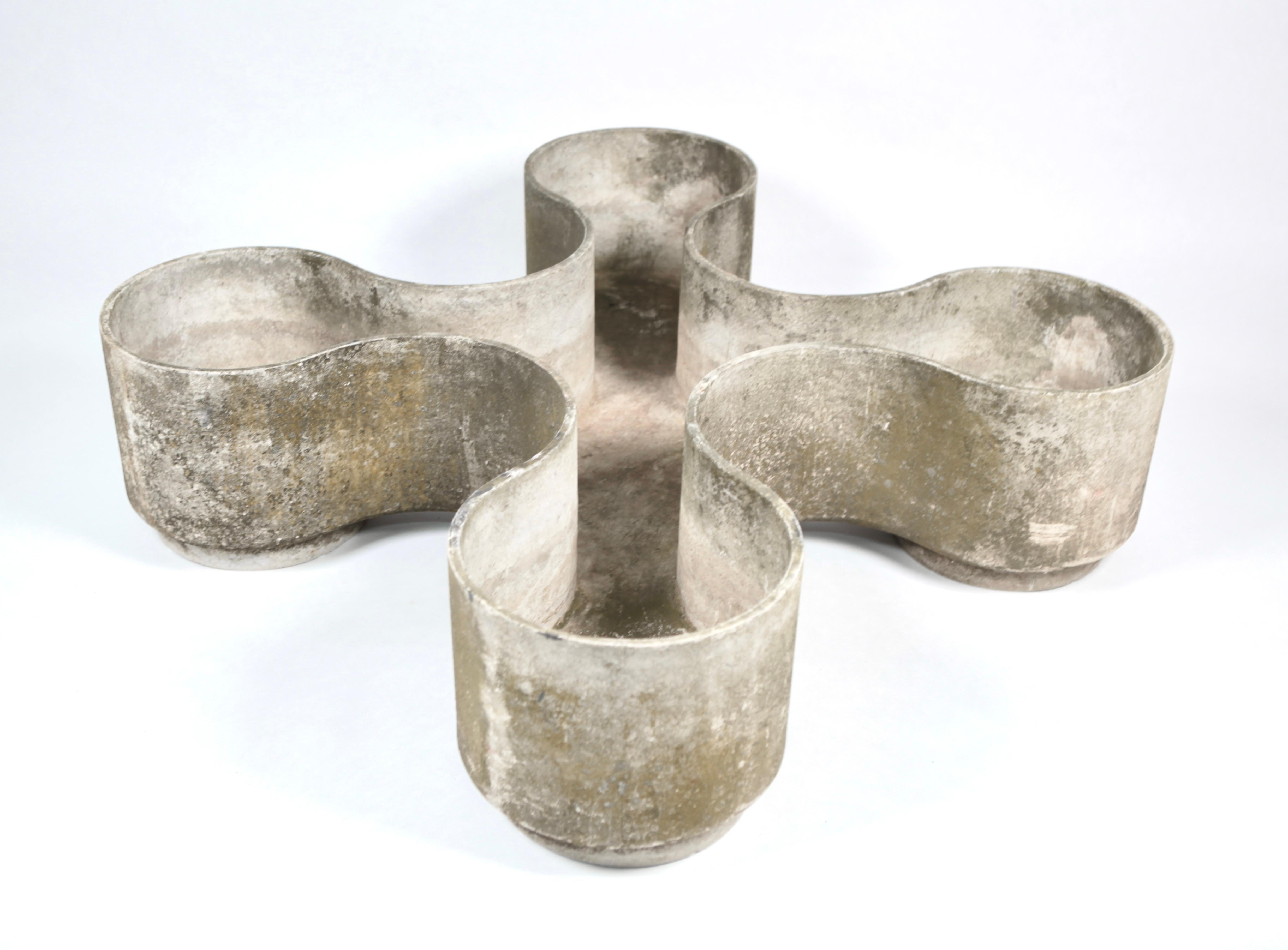 Willy Guhl, Rare & Large Shamrock Shaped Planter in Concrete, 1960s For Sale 7