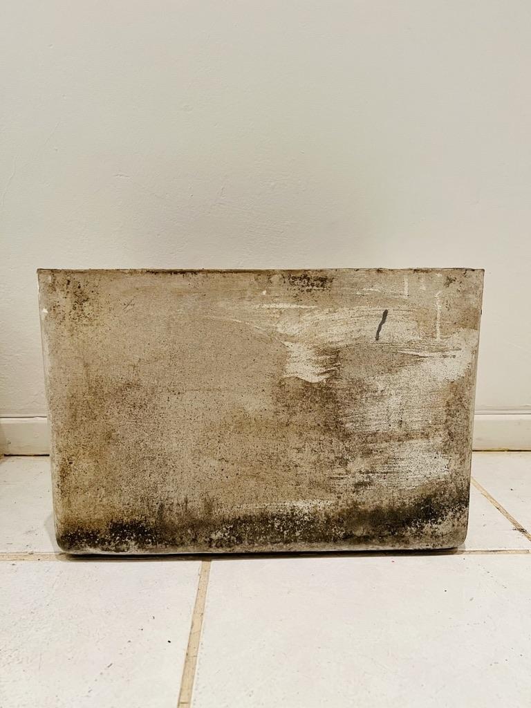 Willy Guhl rectangular planter 1st edition brazilian white concrete circa 1950 In Good Condition For Sale In Rio De Janeiro, RJ