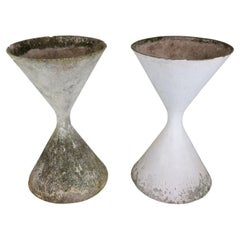 Vintage Willy Guhl Set Of 2 'Diablo' Hourglass Concrete Planters, Switzerland 1954