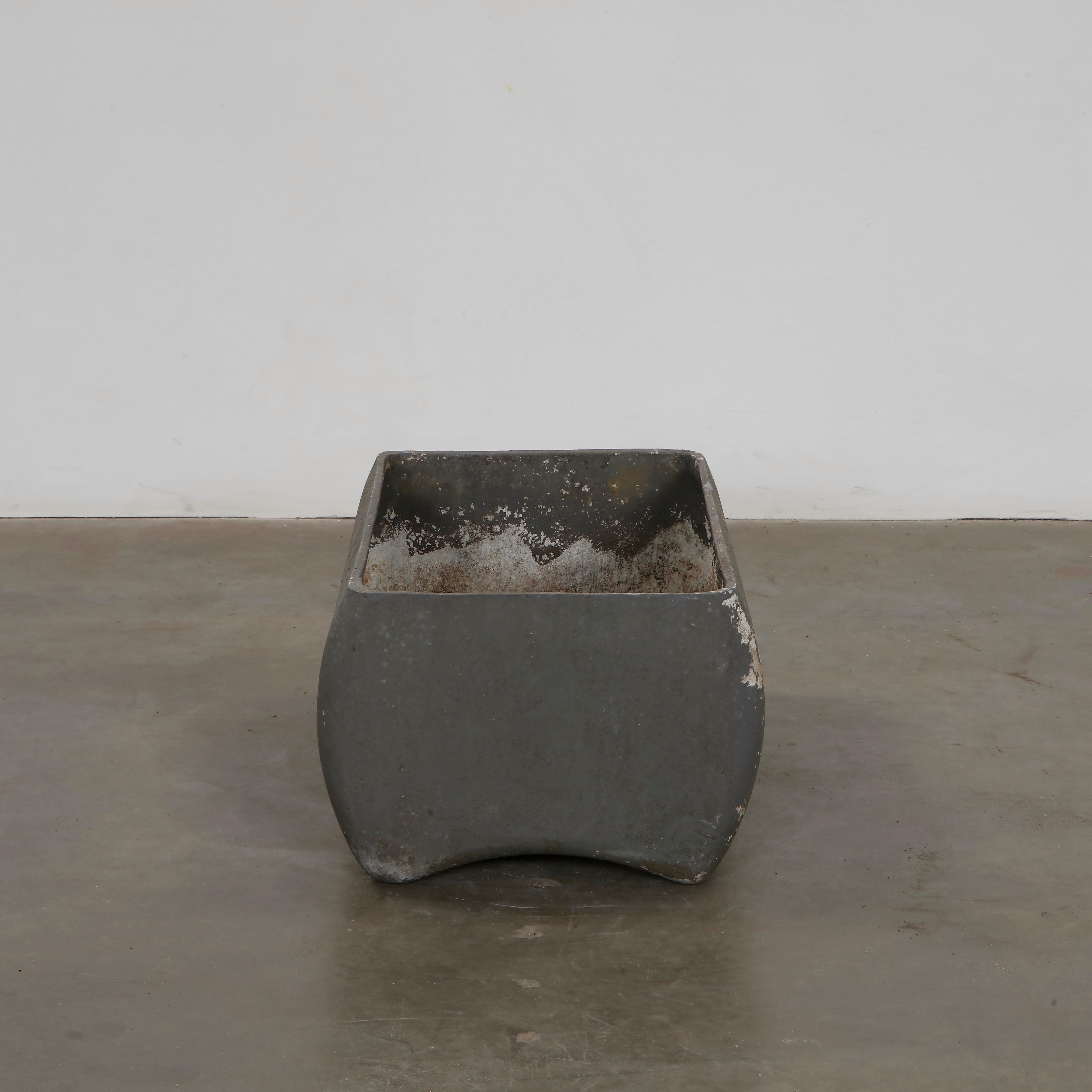 Willy Guhl, Small Grey Bench Planter, 1960s In Good Condition For Sale In Gardena, CA