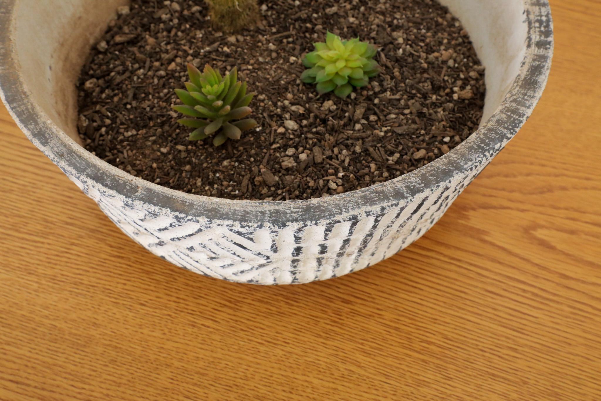 Jardinière en ciment coulé de style Willy Guhl avec motif géométrique en vente 2