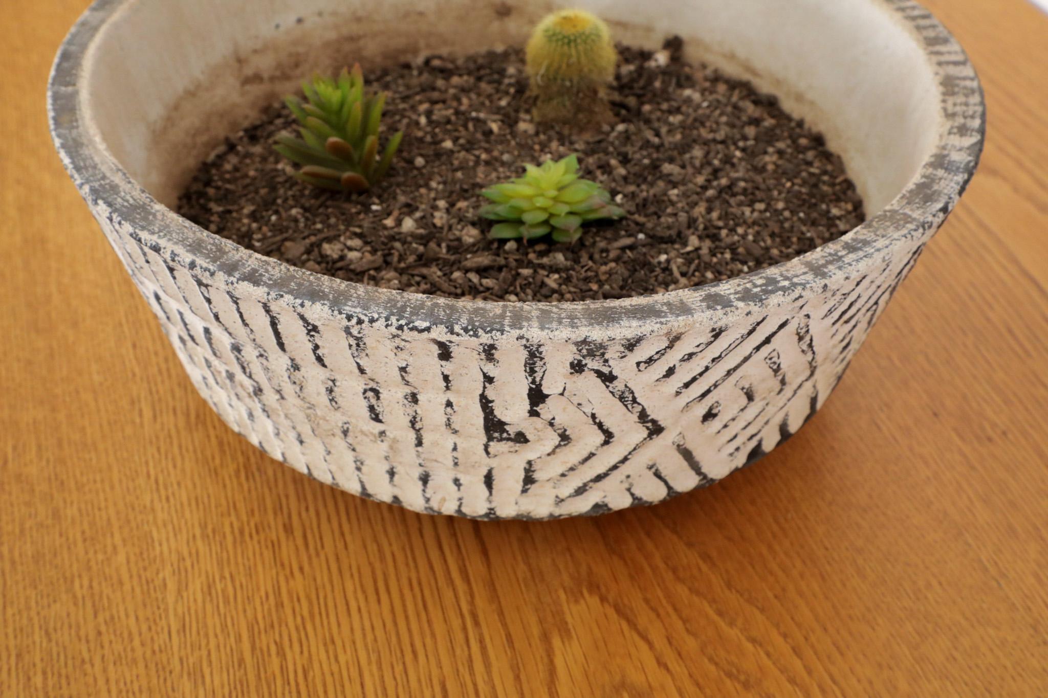 Jardinière en ciment coulé de style Willy Guhl avec motif géométrique en vente 5
