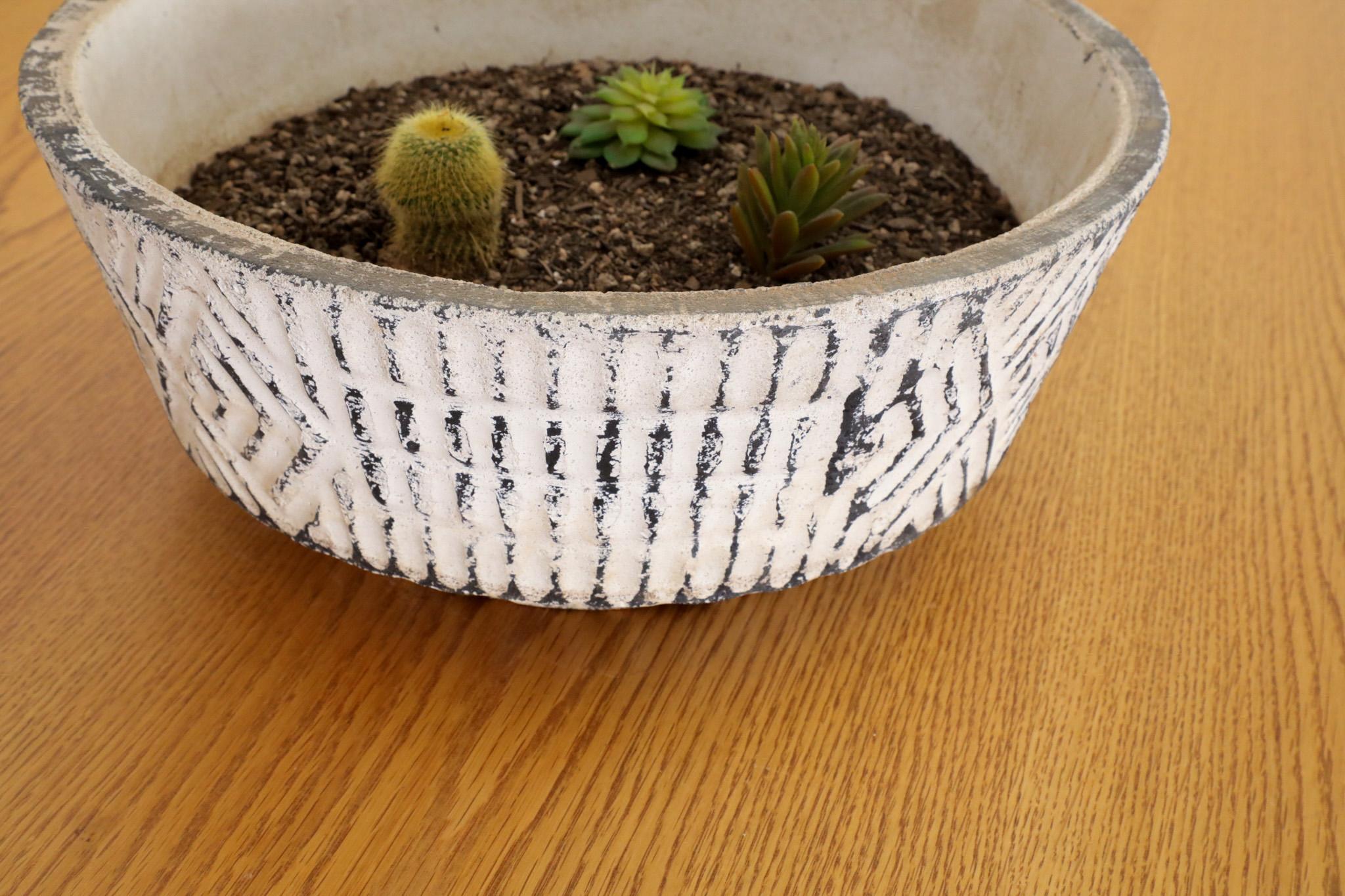 Jardinière en ciment coulé de style Willy Guhl avec motif géométrique en vente 6