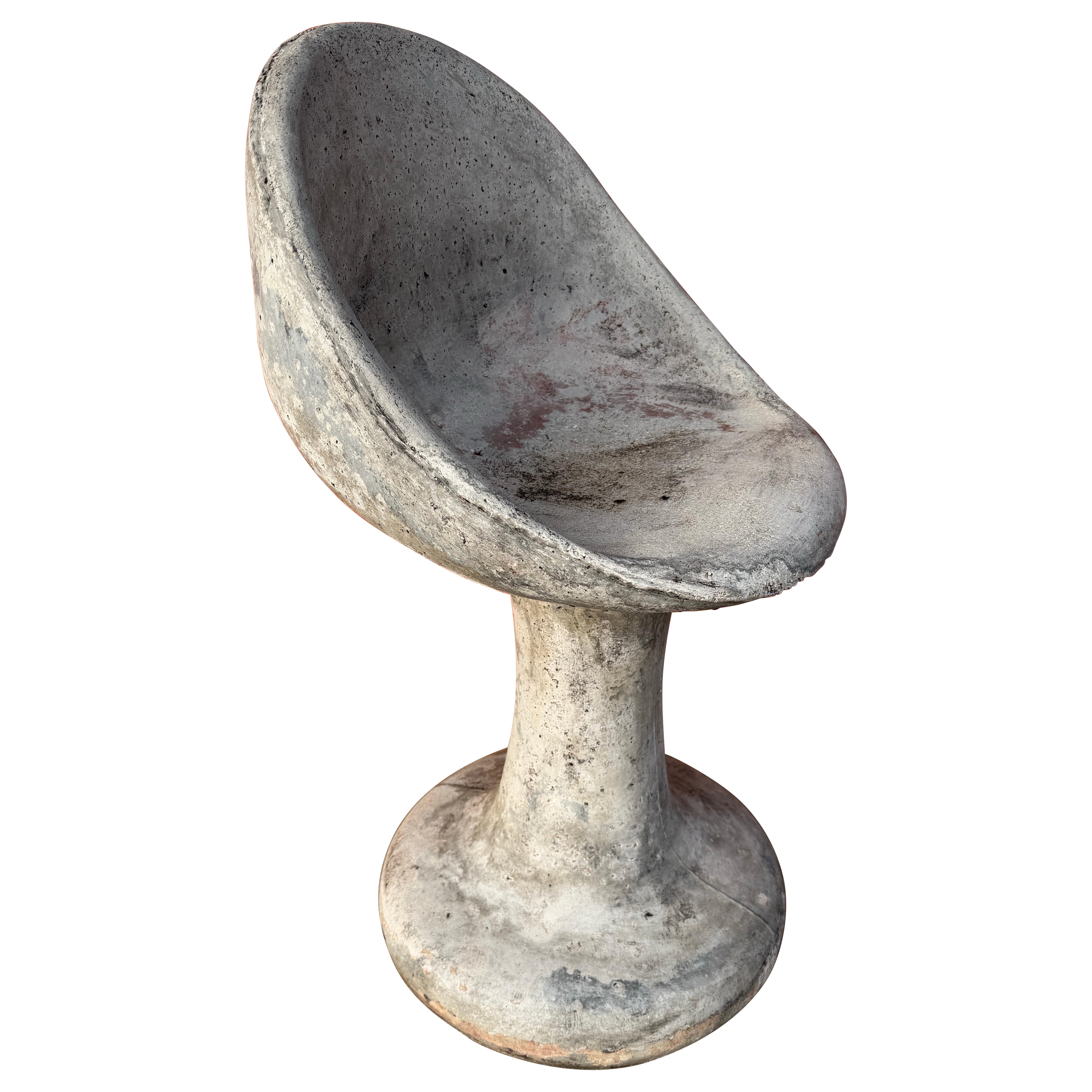 Sedia da giardino scultorea in calcestruzzo in stile Willy Guhl