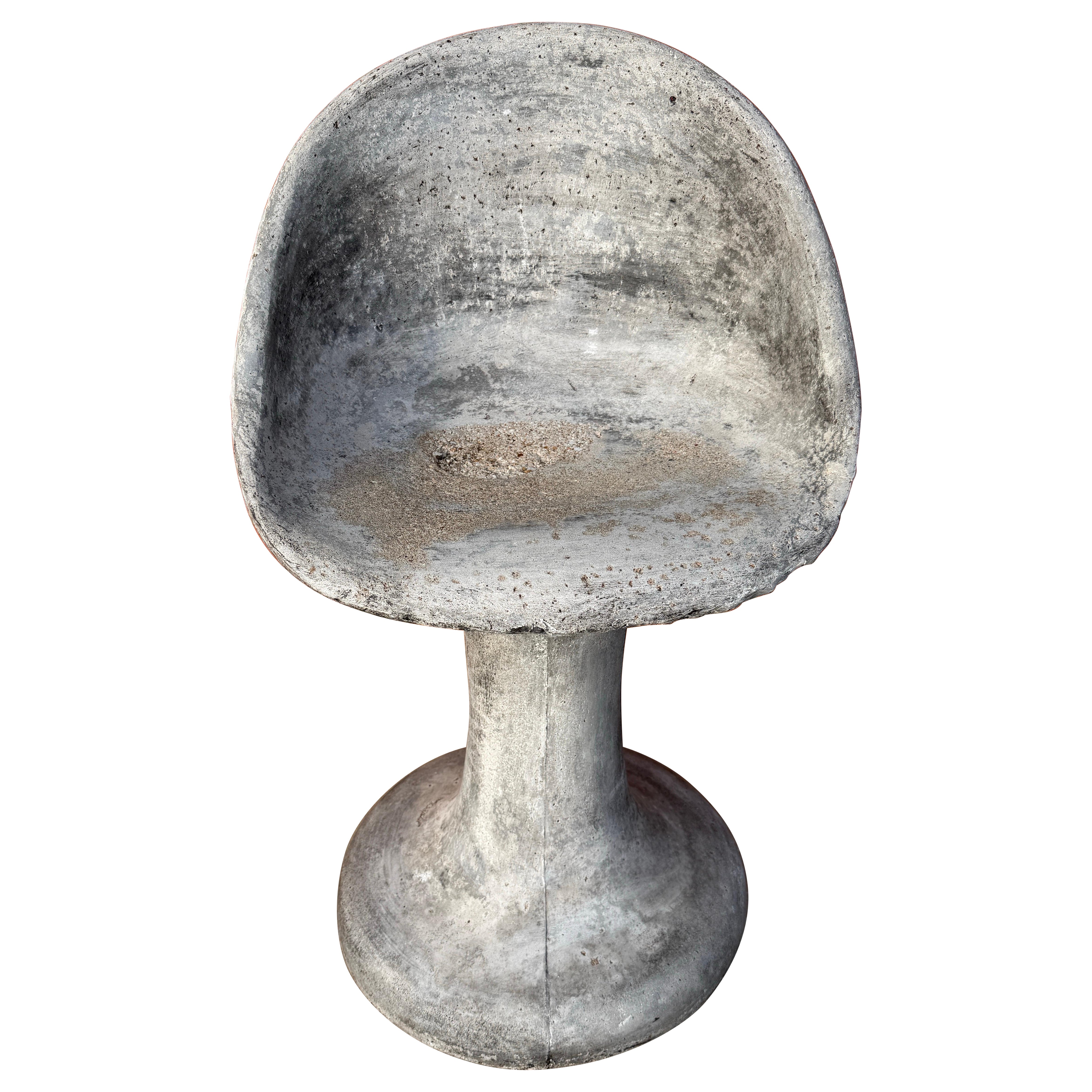 Sedia da giardino scultorea in calcestruzzo in stile Willy Guhl in vendita