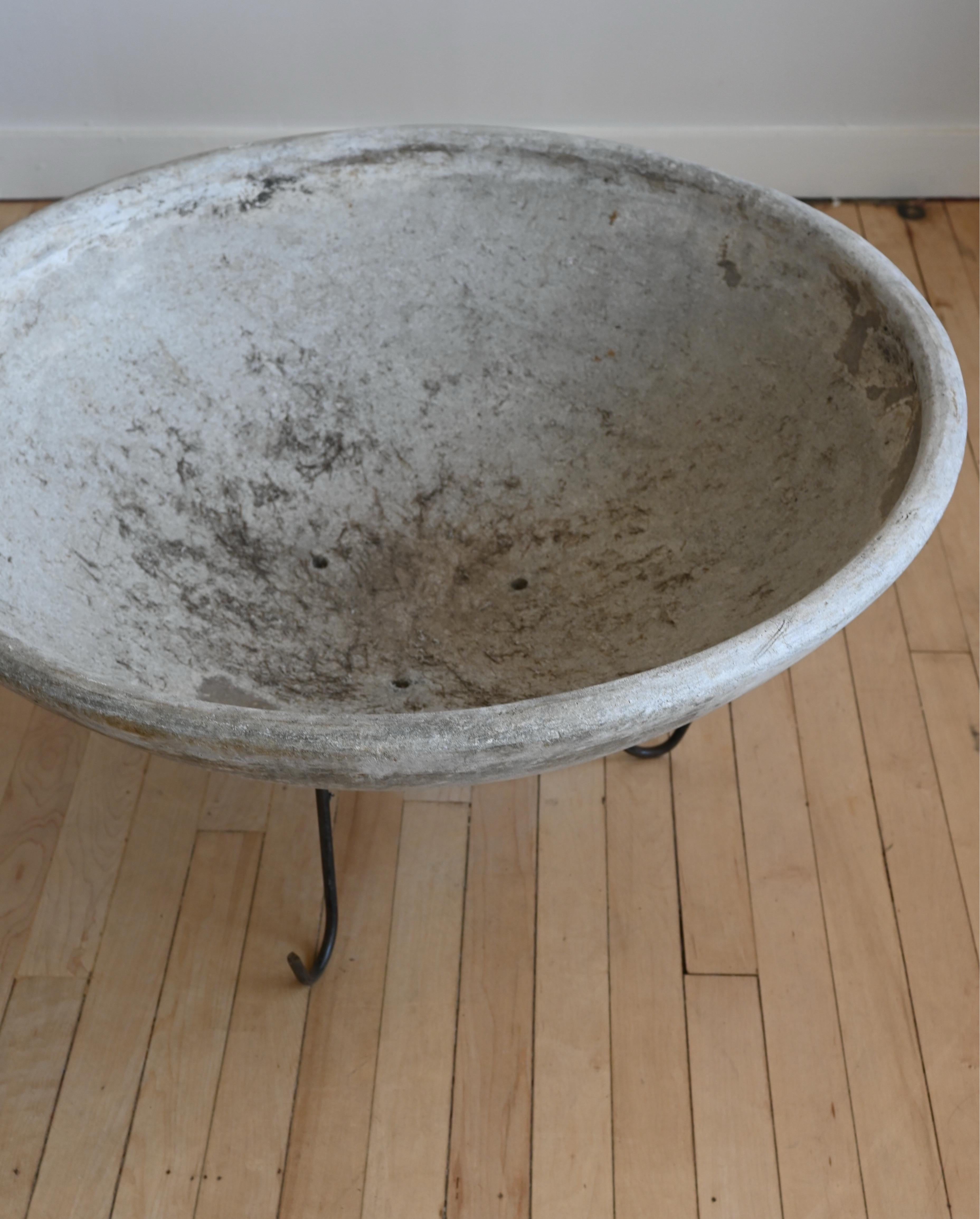 Willy Guhl Swiss Saucer Planter siglo XX en venta