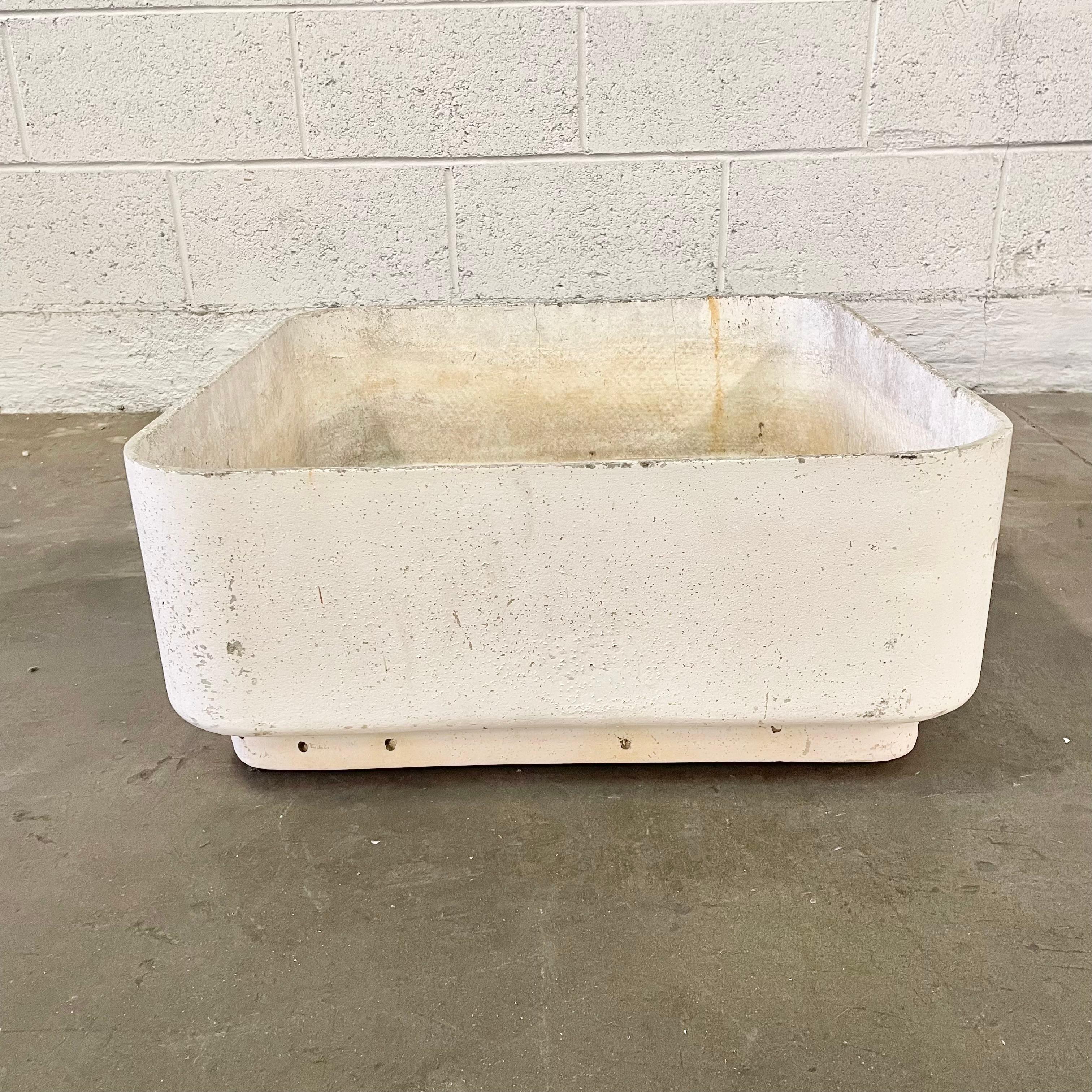 Large concrete planter by Willy Guhl in a cream paint with light patina. Low profile bin with a large diameter and 25