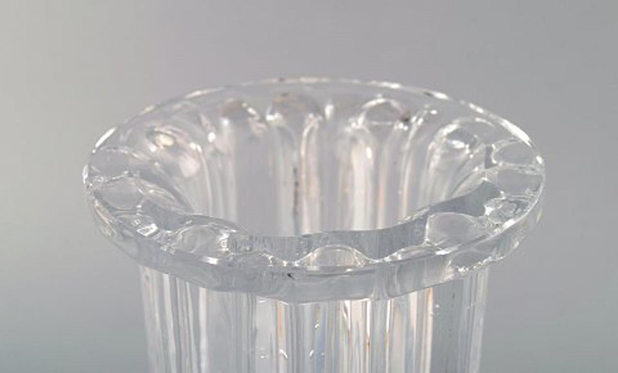 Willy Johansson für Hadeland, Norwegen, gerippte Vase „Atlantic“ aus Klarglas (20. Jahrhundert) im Angebot
